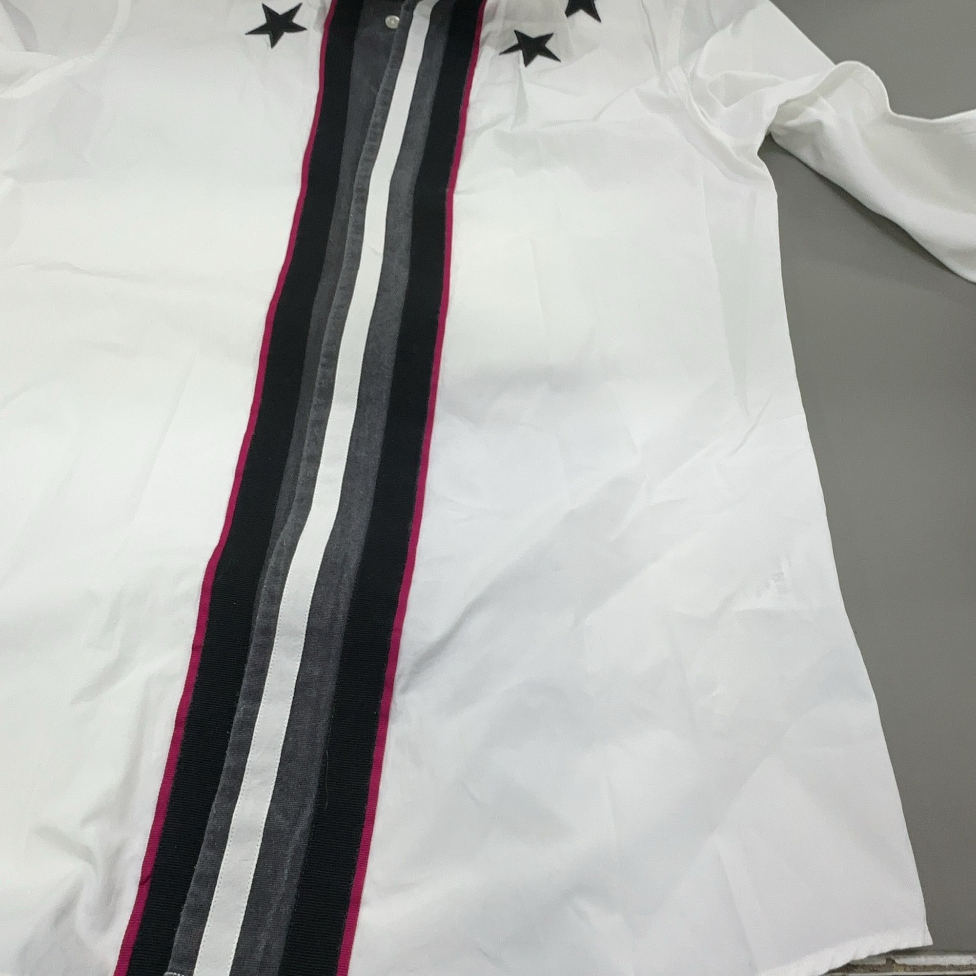 Givenchy Givenchy Star Embroidered Button Up Shirt Size 41 Size US L / EU 52-54 / 3 - 11 Thumbnail