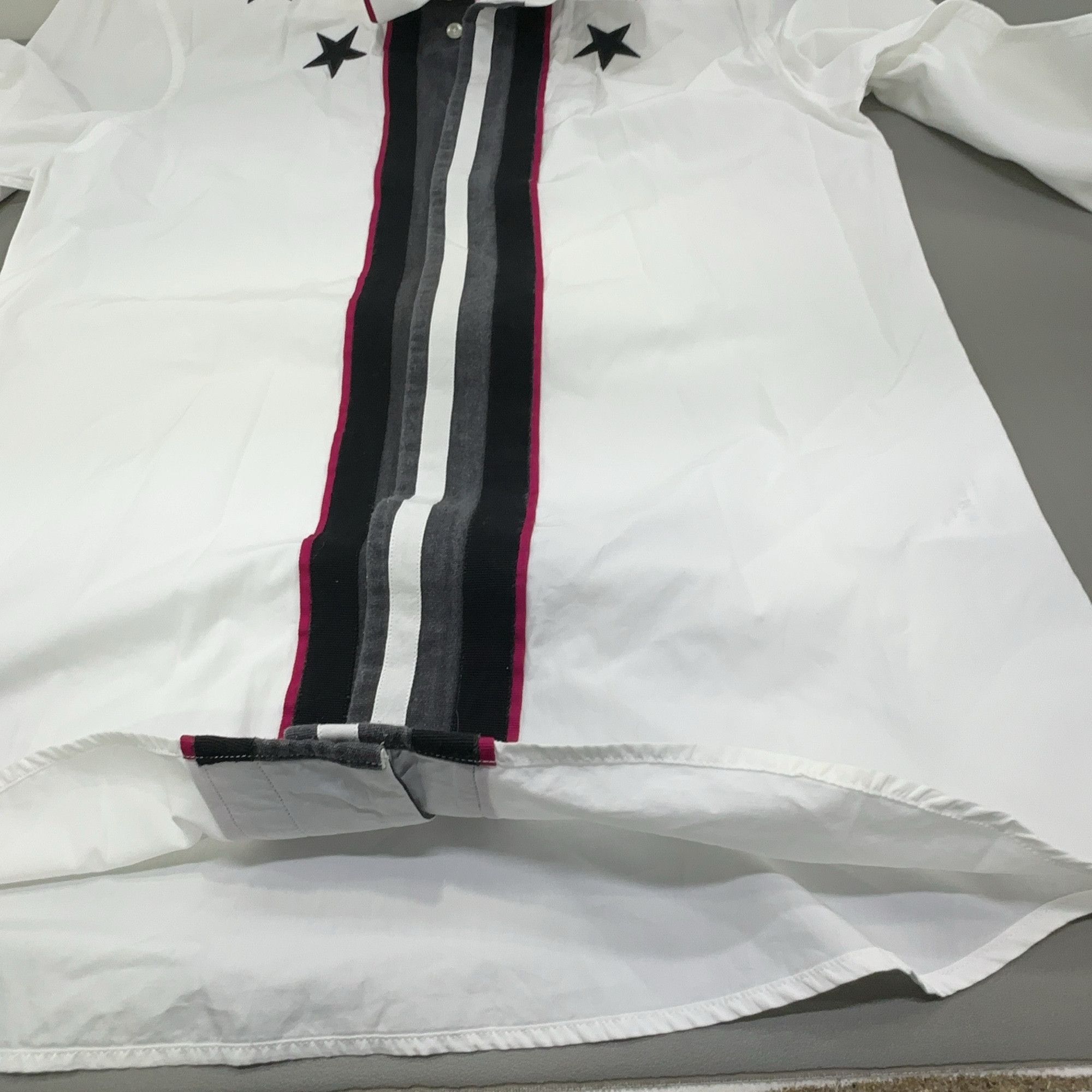 Givenchy Givenchy Star Embroidered Button Up Shirt Size 41 Size US L / EU 52-54 / 3 - 10 Thumbnail
