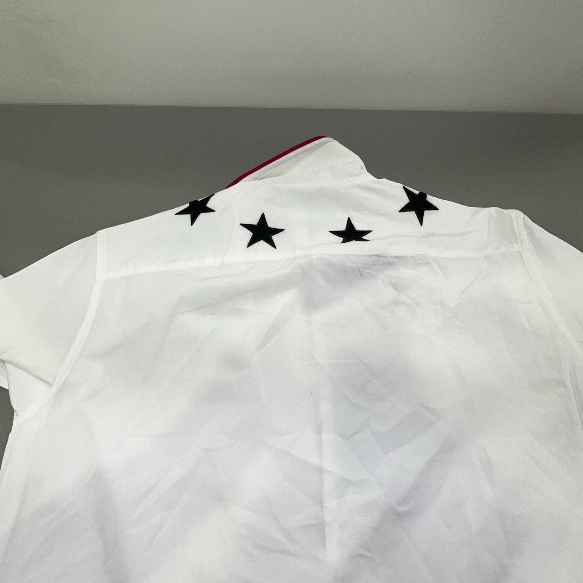 Givenchy Givenchy Star Embroidered Button Up Shirt Size 41 Size US L / EU 52-54 / 3 - 13 Thumbnail