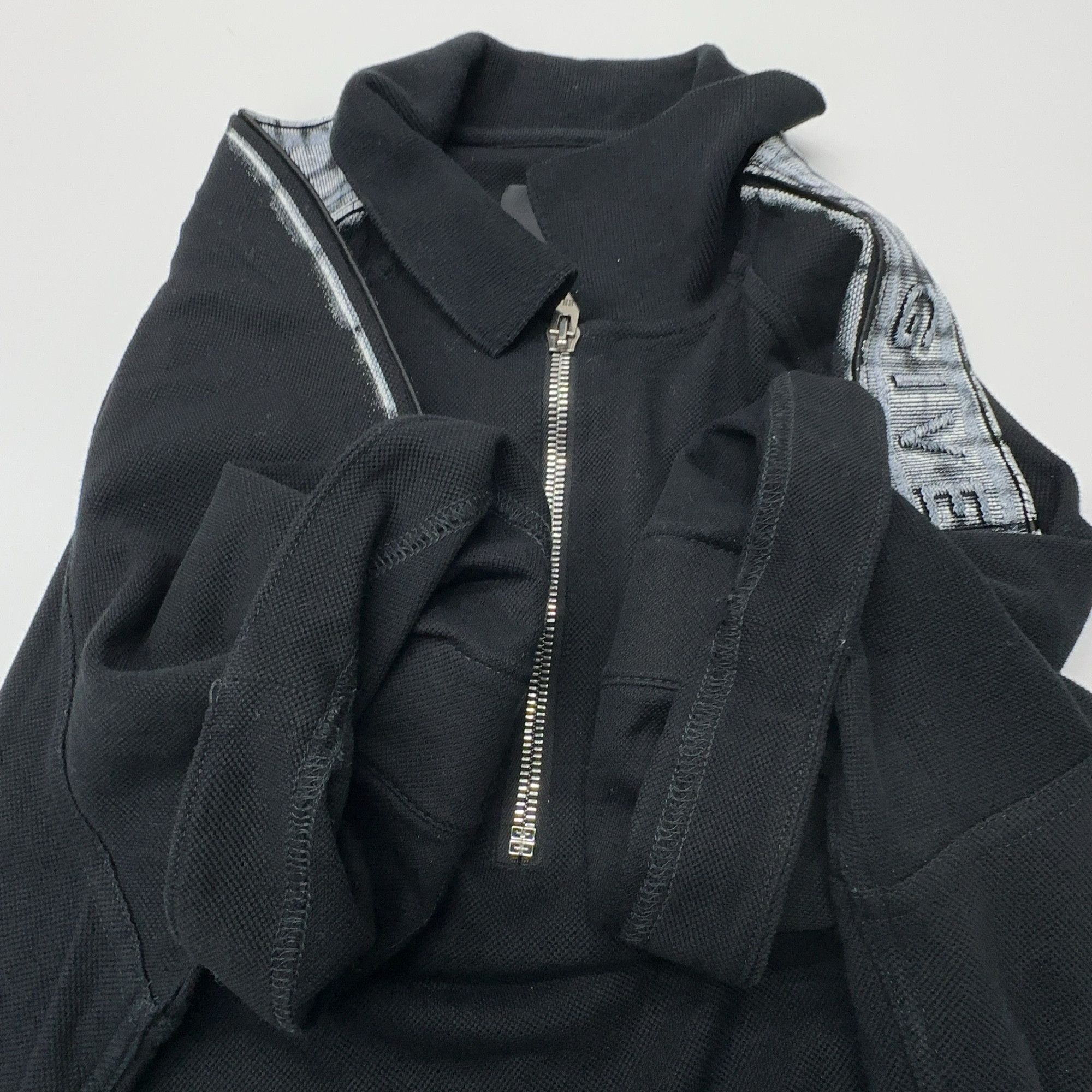 Givenchy Givenchy Logo Tape Zip Polo Shirt Size S Size US S / EU 44-46 / 1 - 10 Thumbnail