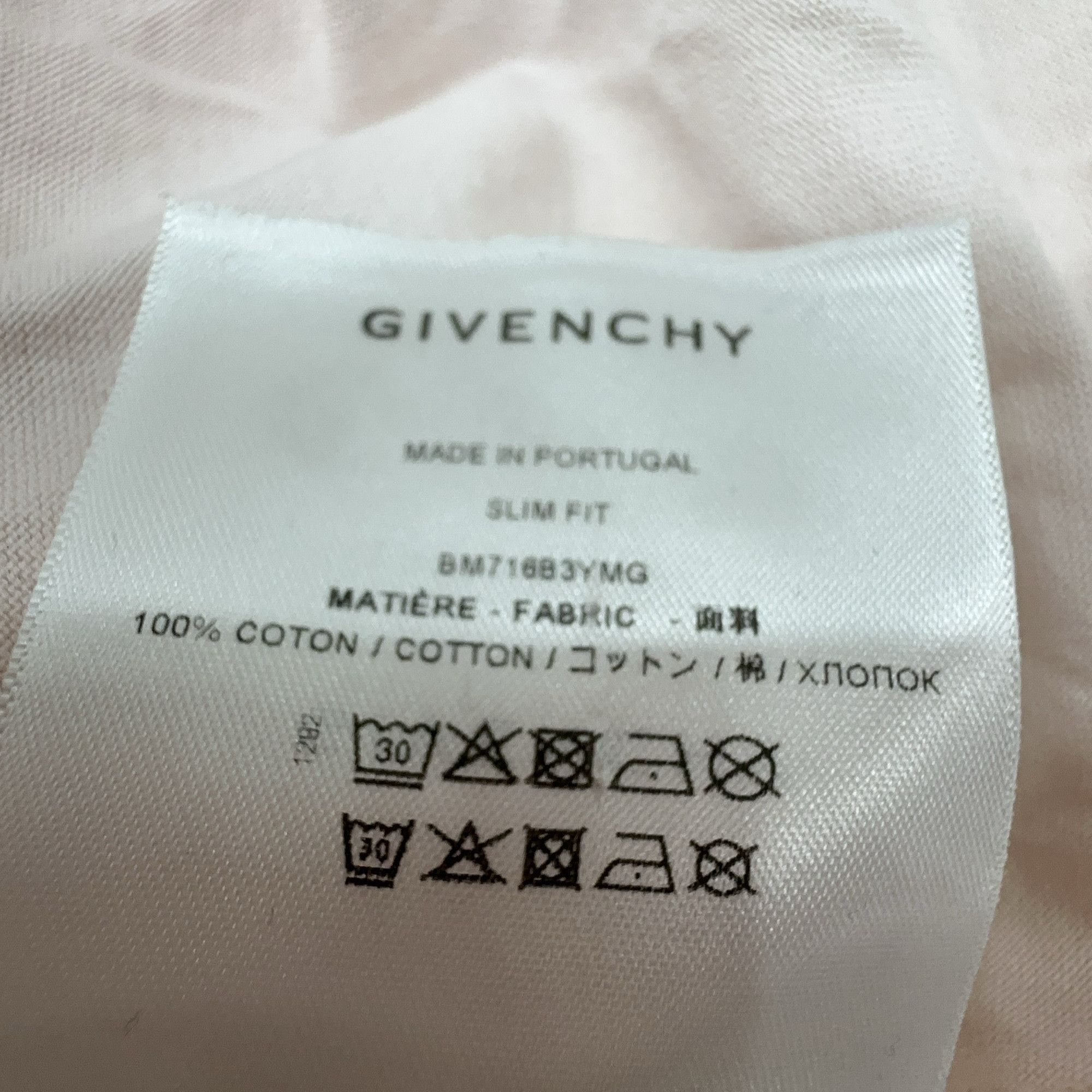 Givenchy Givenchy Logo T-Shirt Size XL Size US XL / EU 56 / 4 - 5 Thumbnail