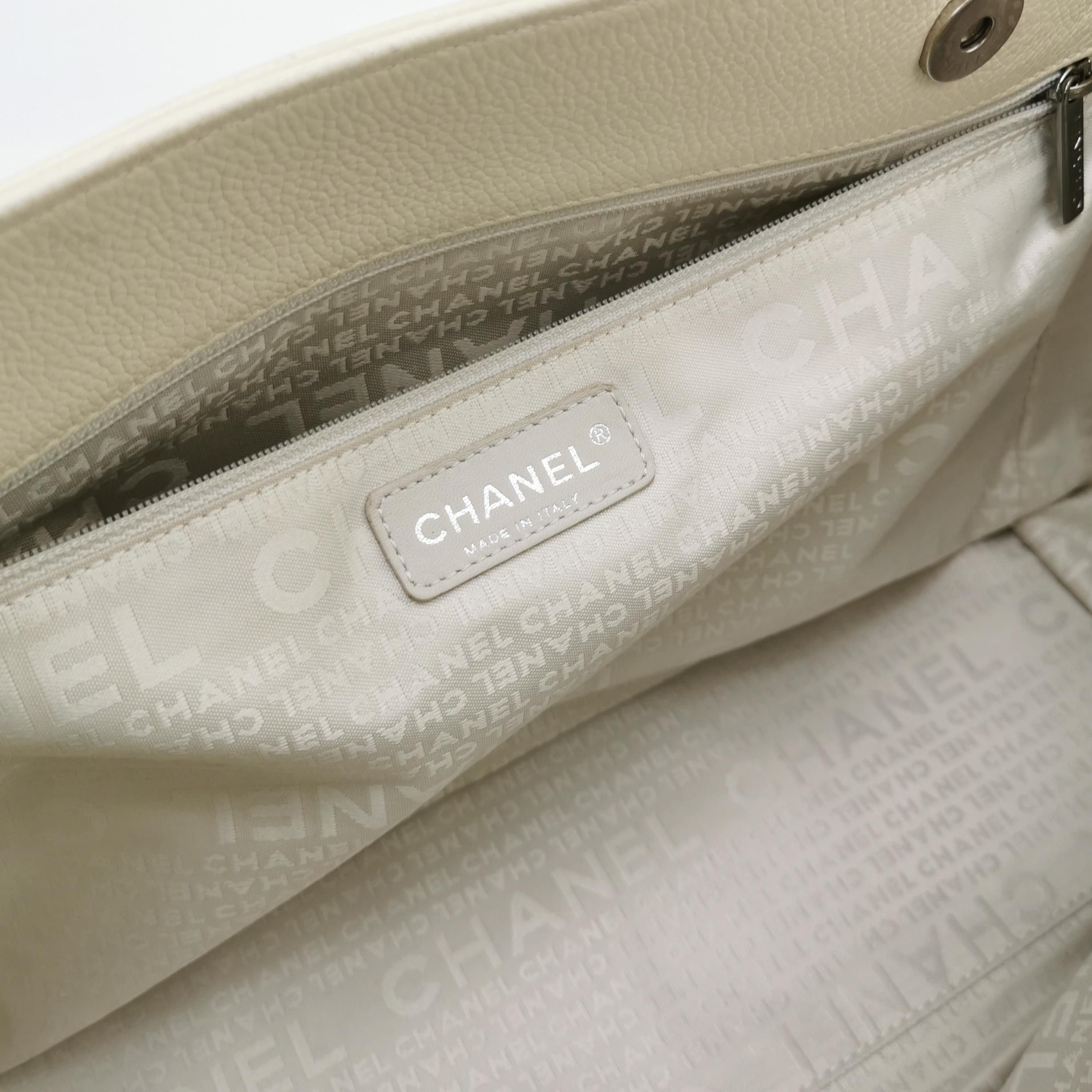 Chanel Chanel Women os Shoulder Bags Size ONE SIZE - 8 Thumbnail