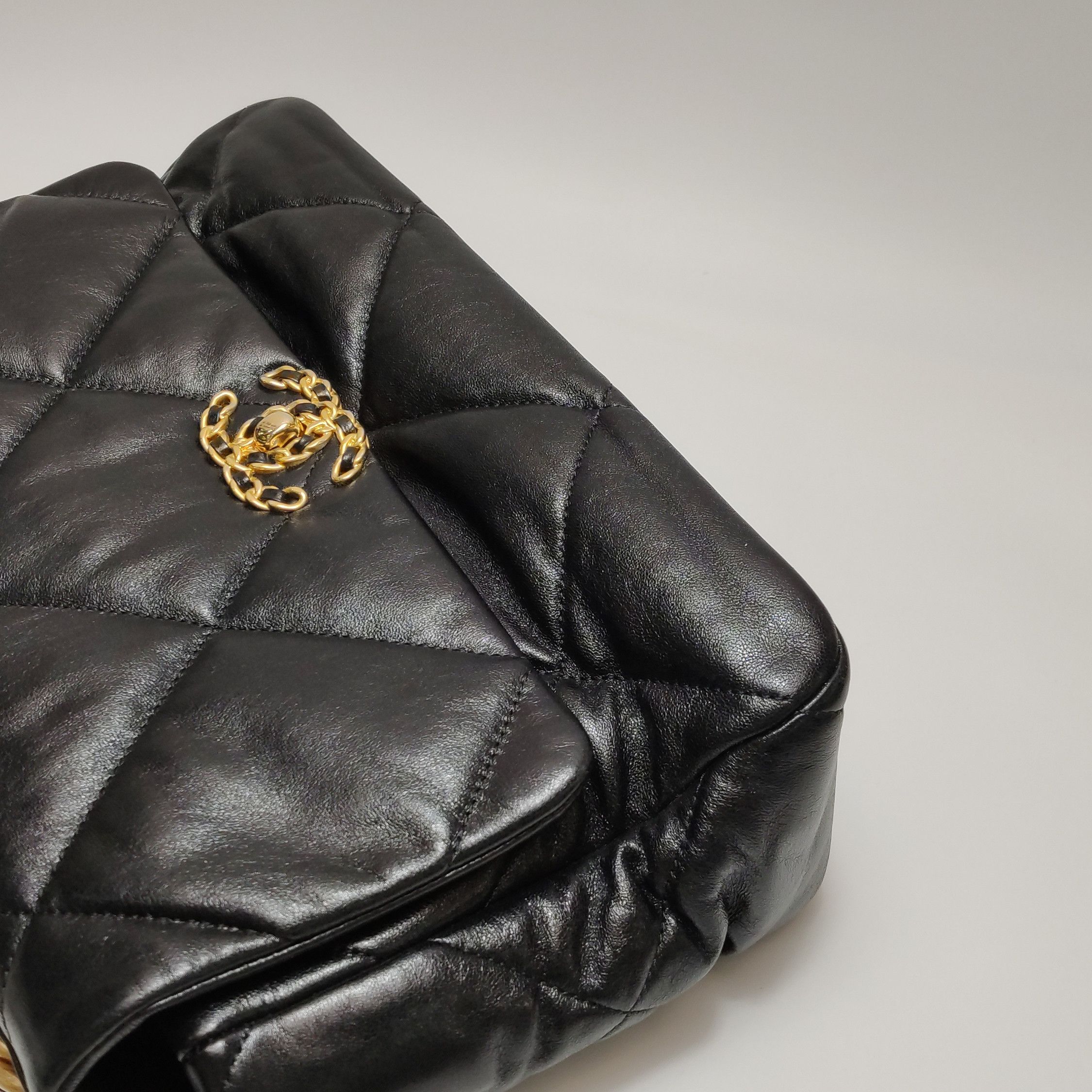 Chanel Chanel Women os Shoulder Bags Size ONE SIZE - 15 Thumbnail
