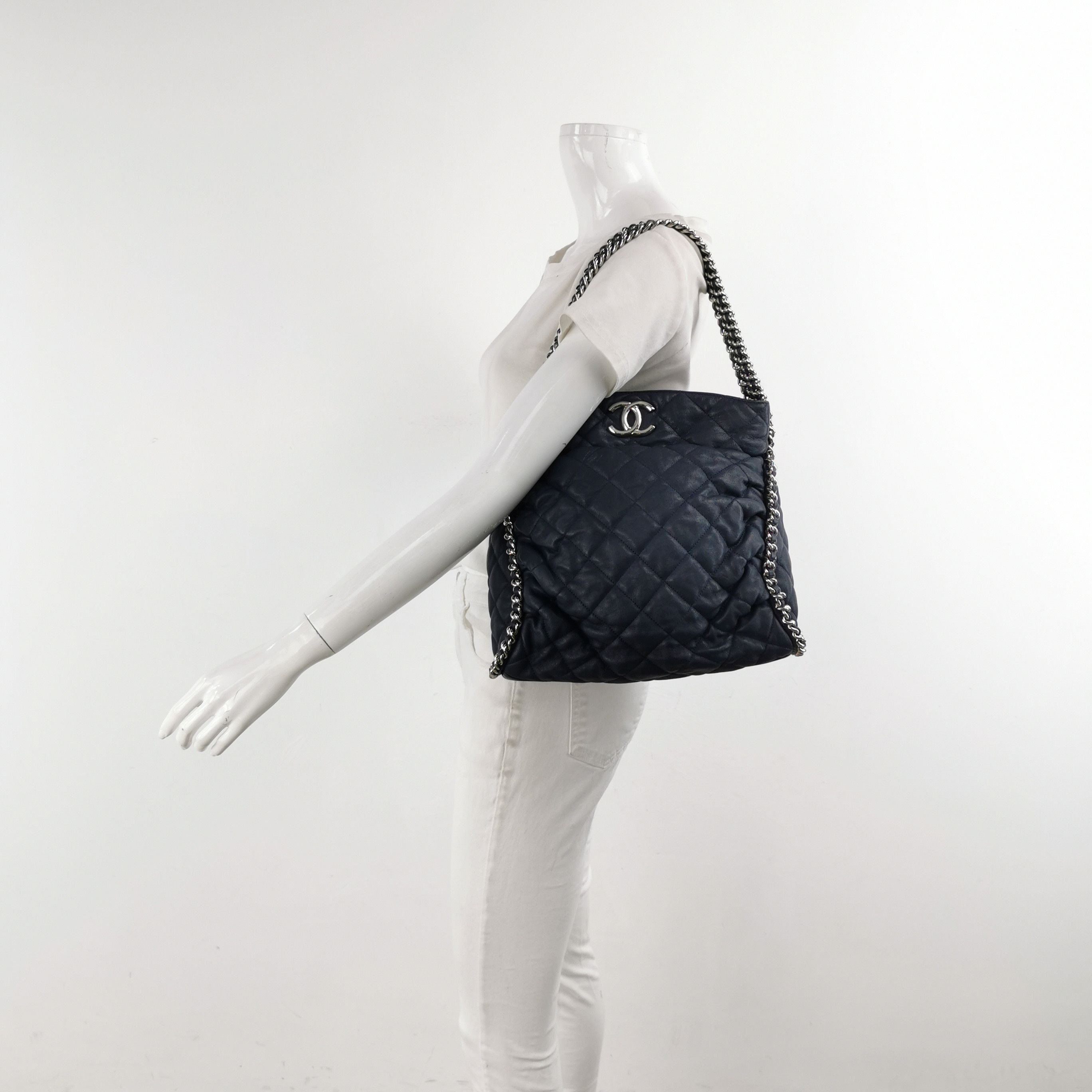 Chanel Chanel Women os Shoulder Bags Size ONE SIZE - 2 Thumbnail