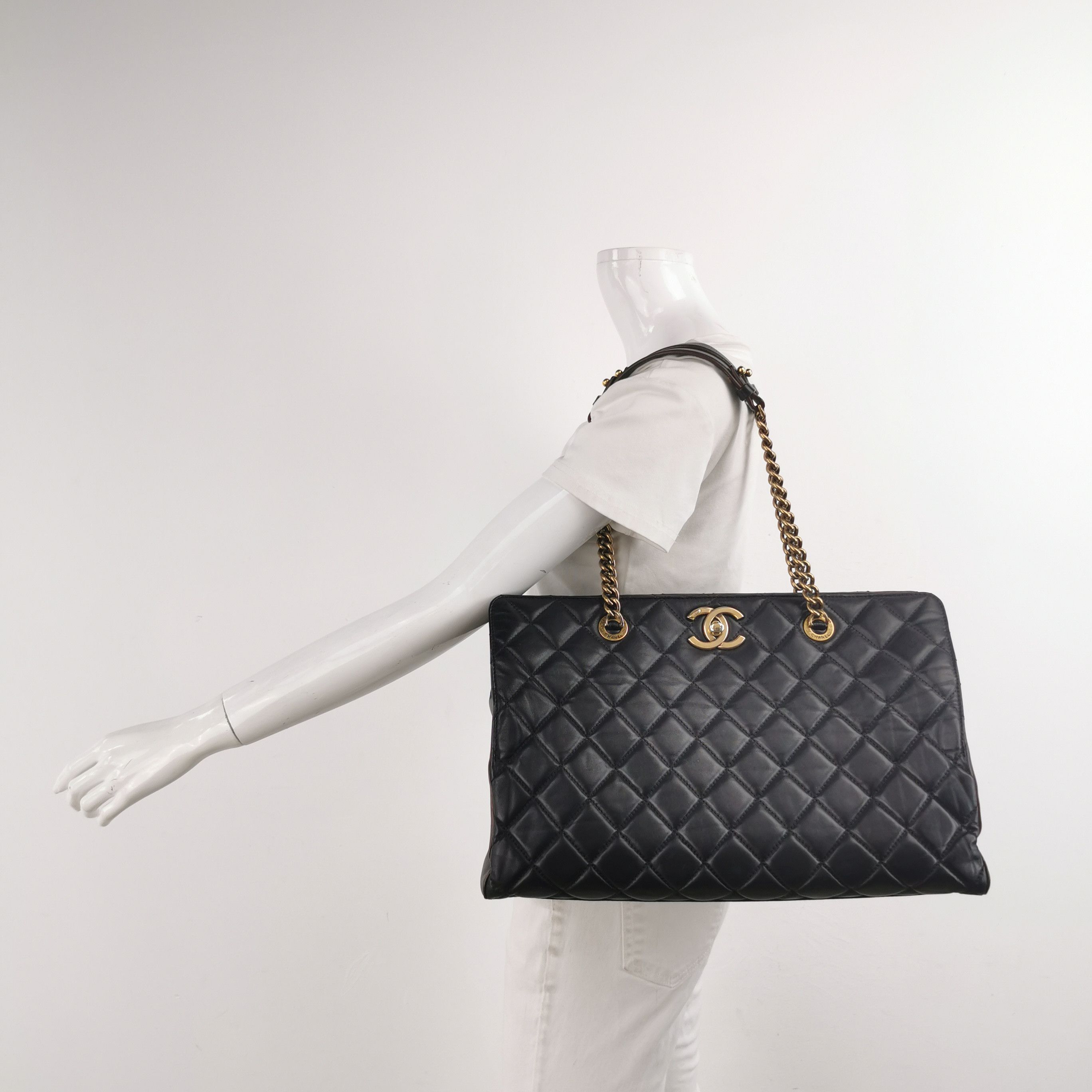 Chanel Chanel Women os Shoulder Bags Size ONE SIZE - 2 Thumbnail