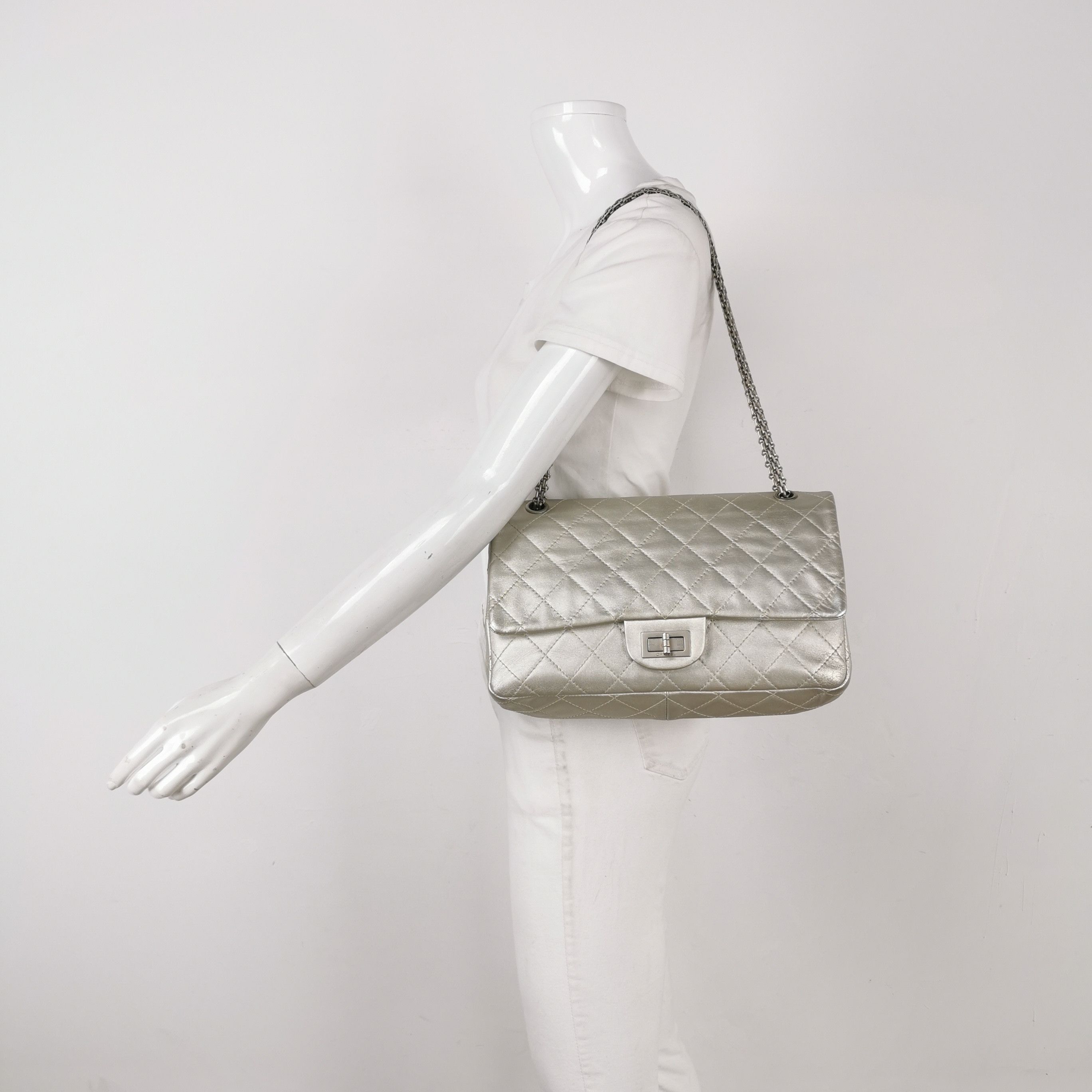 Chanel Chanel Women os Shoulder Bags Size ONE SIZE - 2 Thumbnail