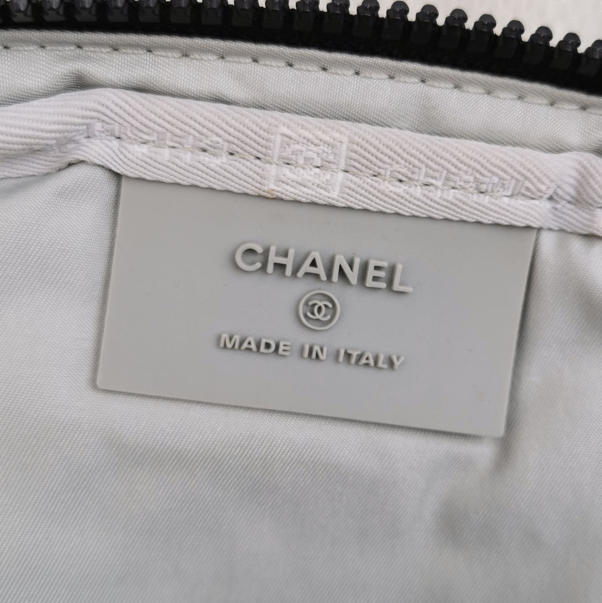 Chanel Chanel Women os Belt Bags Size ONE SIZE - 8 Thumbnail