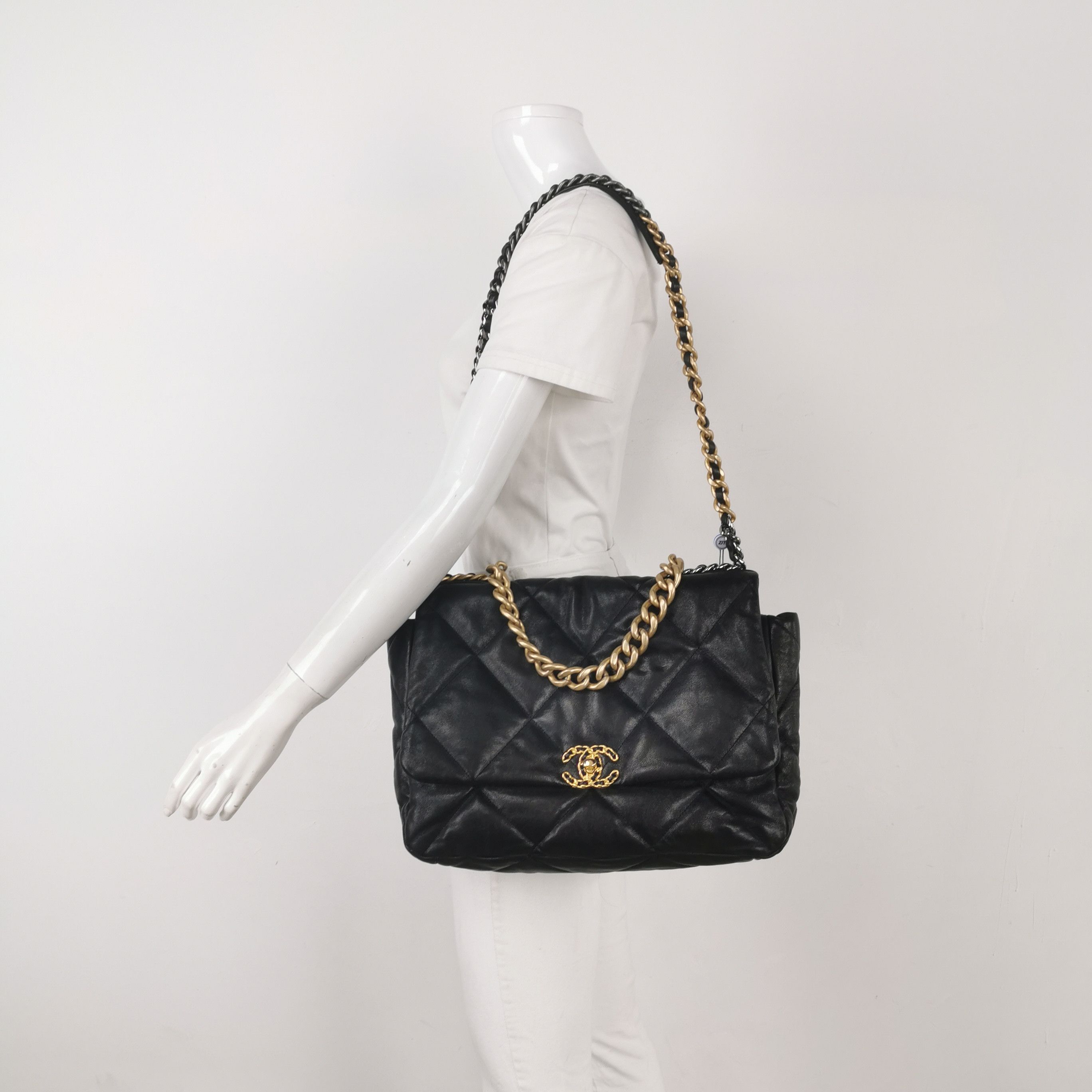 Chanel Chanel Women os Shoulder Bags Size ONE SIZE - 2 Thumbnail