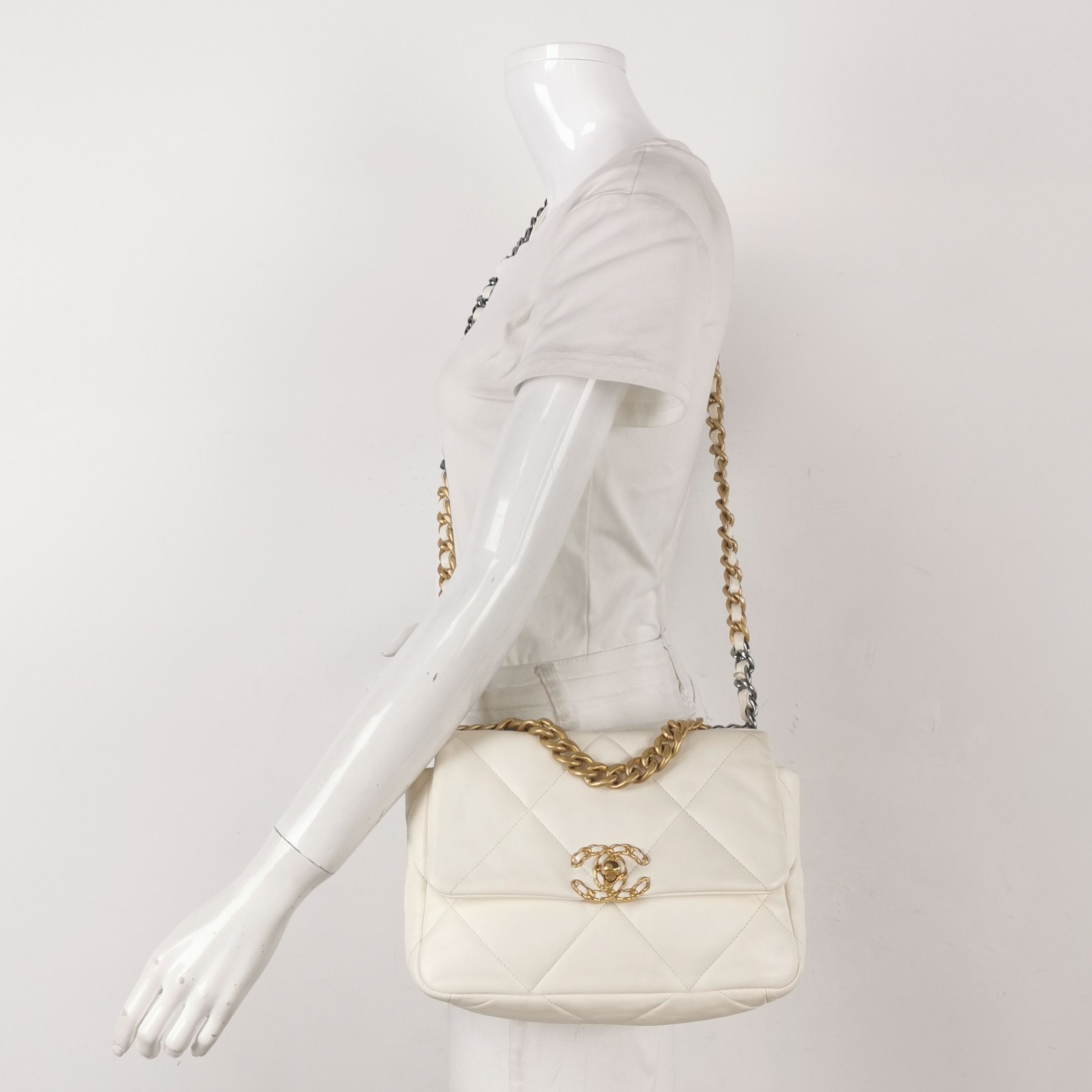 Chanel Chanel Women os Shoulder Bags Size ONE SIZE - 2 Thumbnail
