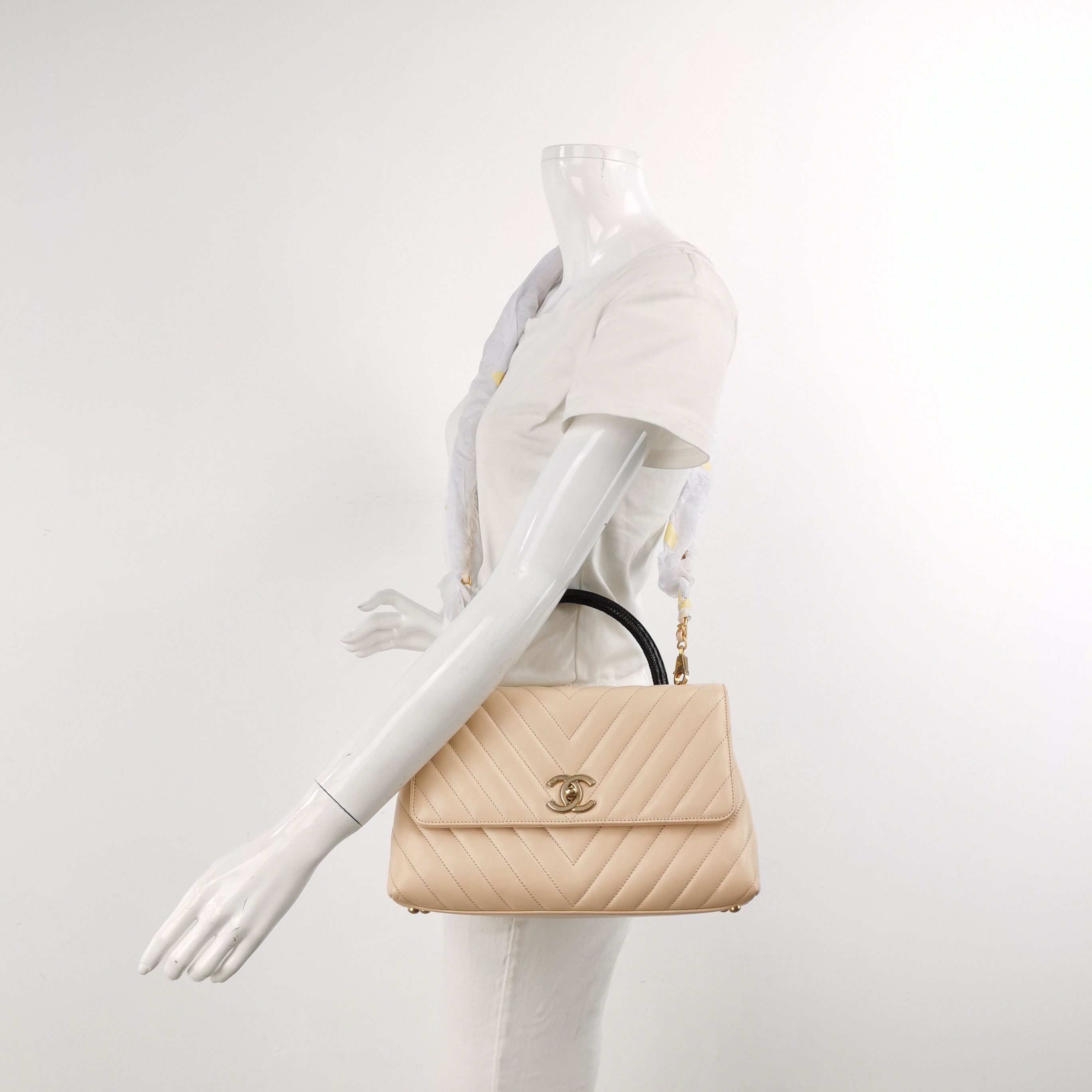 Chanel Chanel Women os Shoulder Bags Size ONE SIZE - 2 Thumbnail