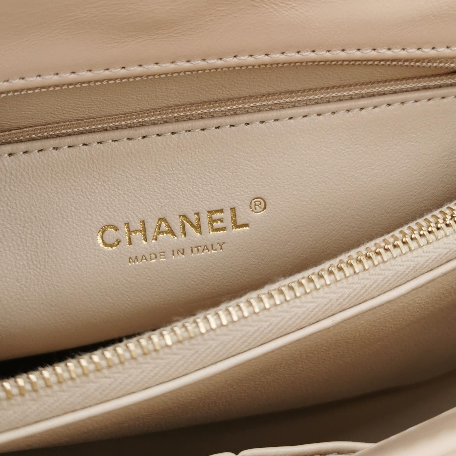 Chanel Chanel Women os Shoulder Bags Size ONE SIZE - 8 Thumbnail