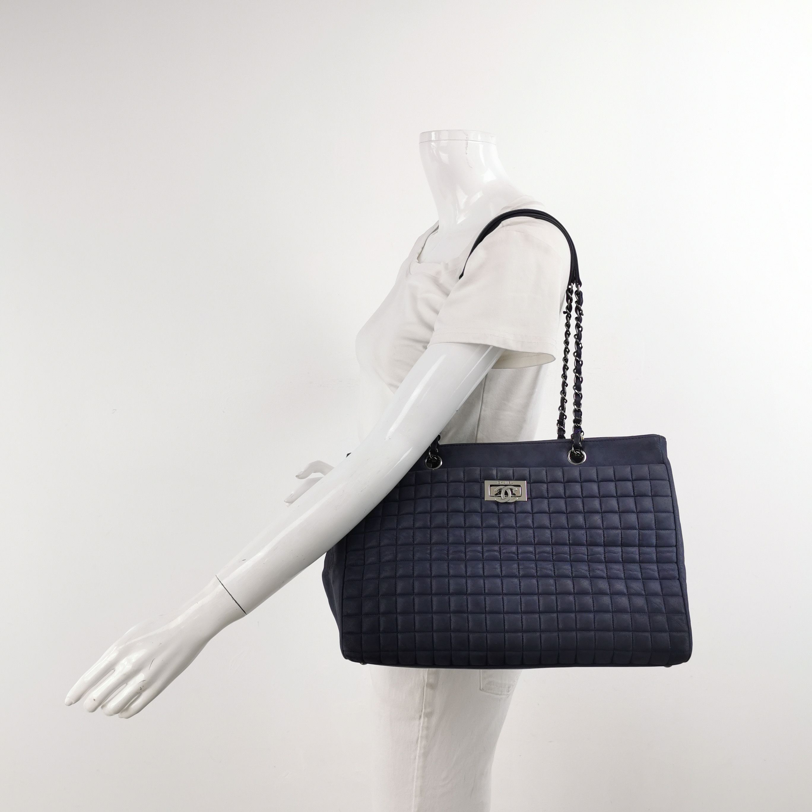 Chanel Chanel Women os Shoulder Bags Size ONE SIZE - 2 Thumbnail