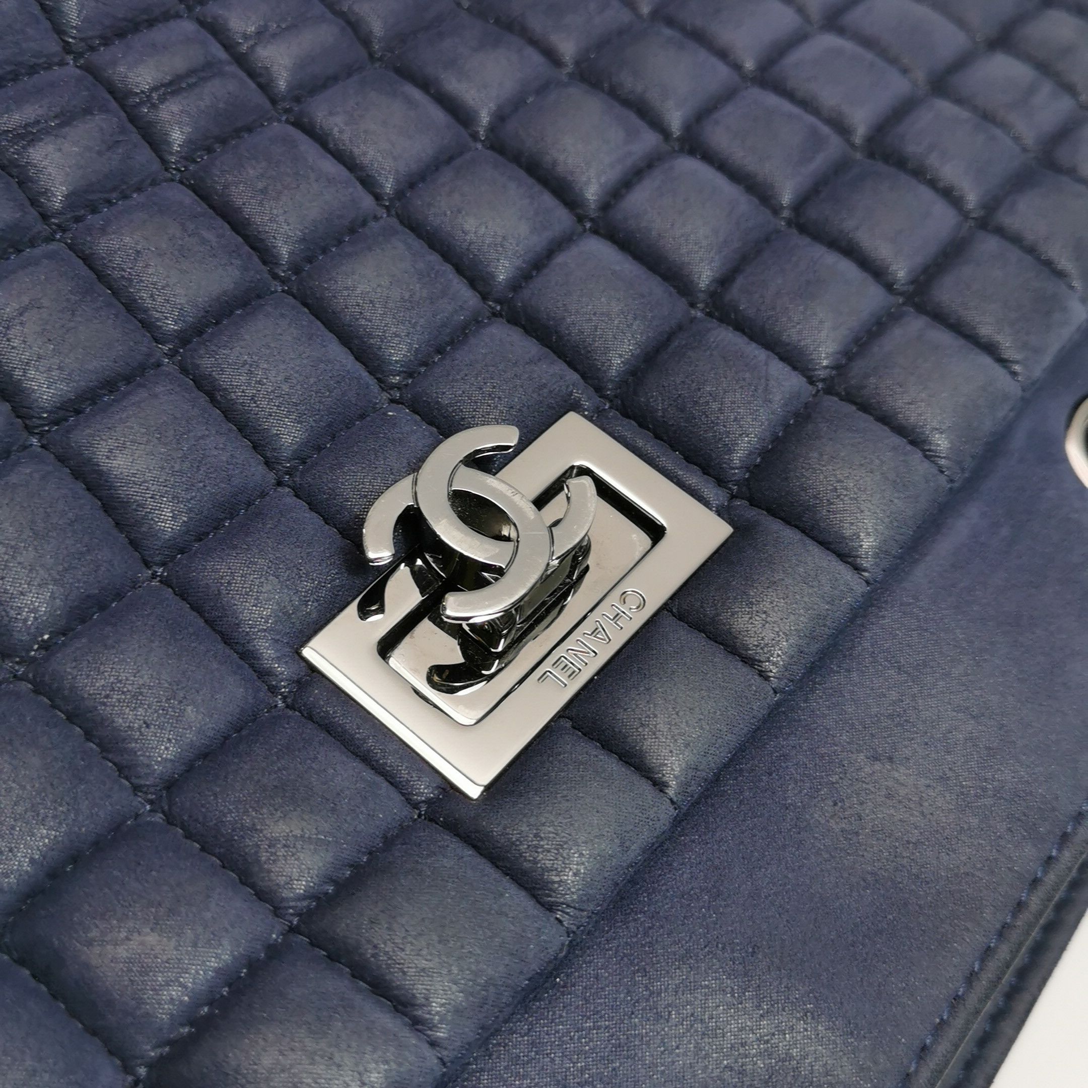 Chanel Chanel Women os Shoulder Bags Size ONE SIZE - 16 Thumbnail