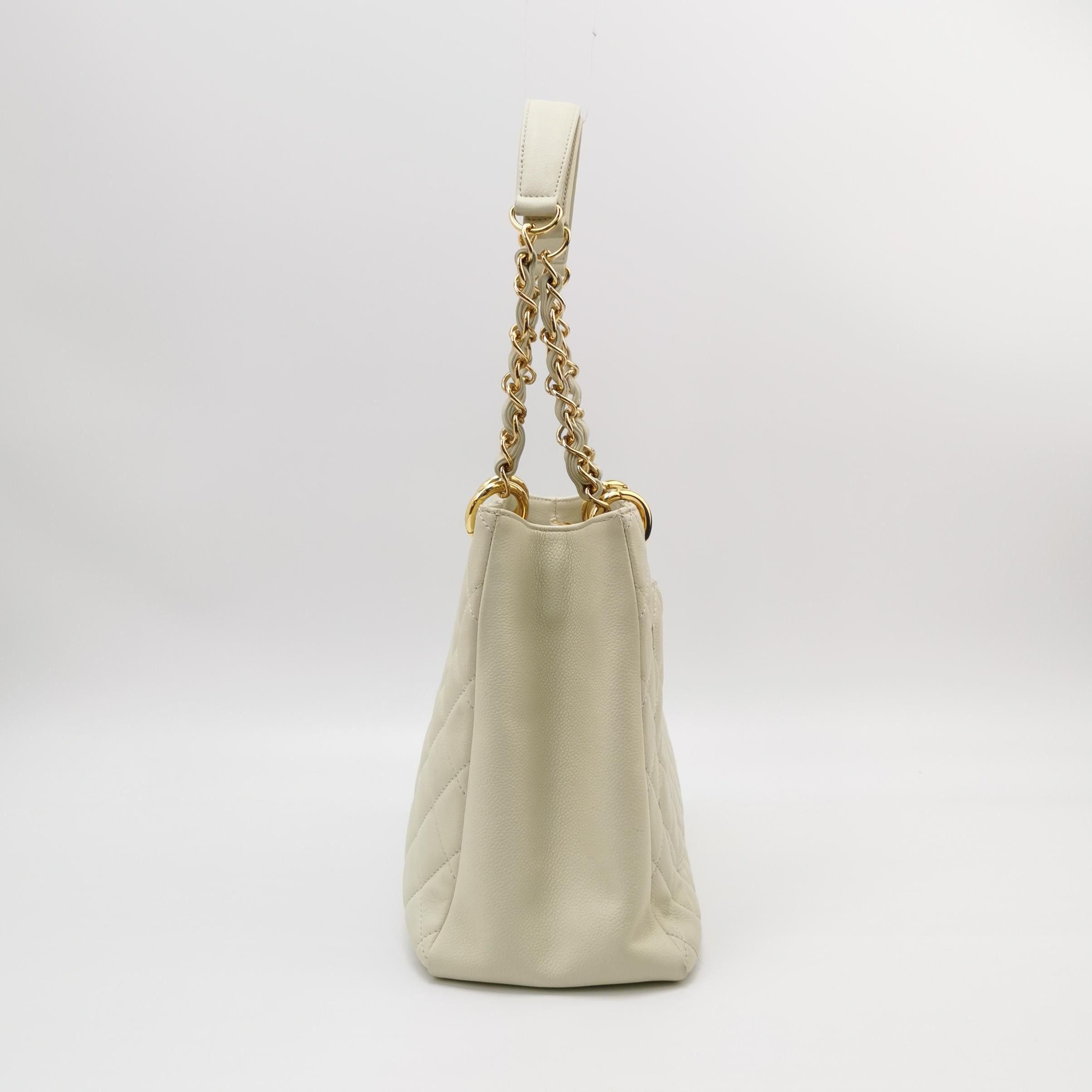Chanel Chanel Women os Shoulder Bags Size ONE SIZE - 3 Thumbnail