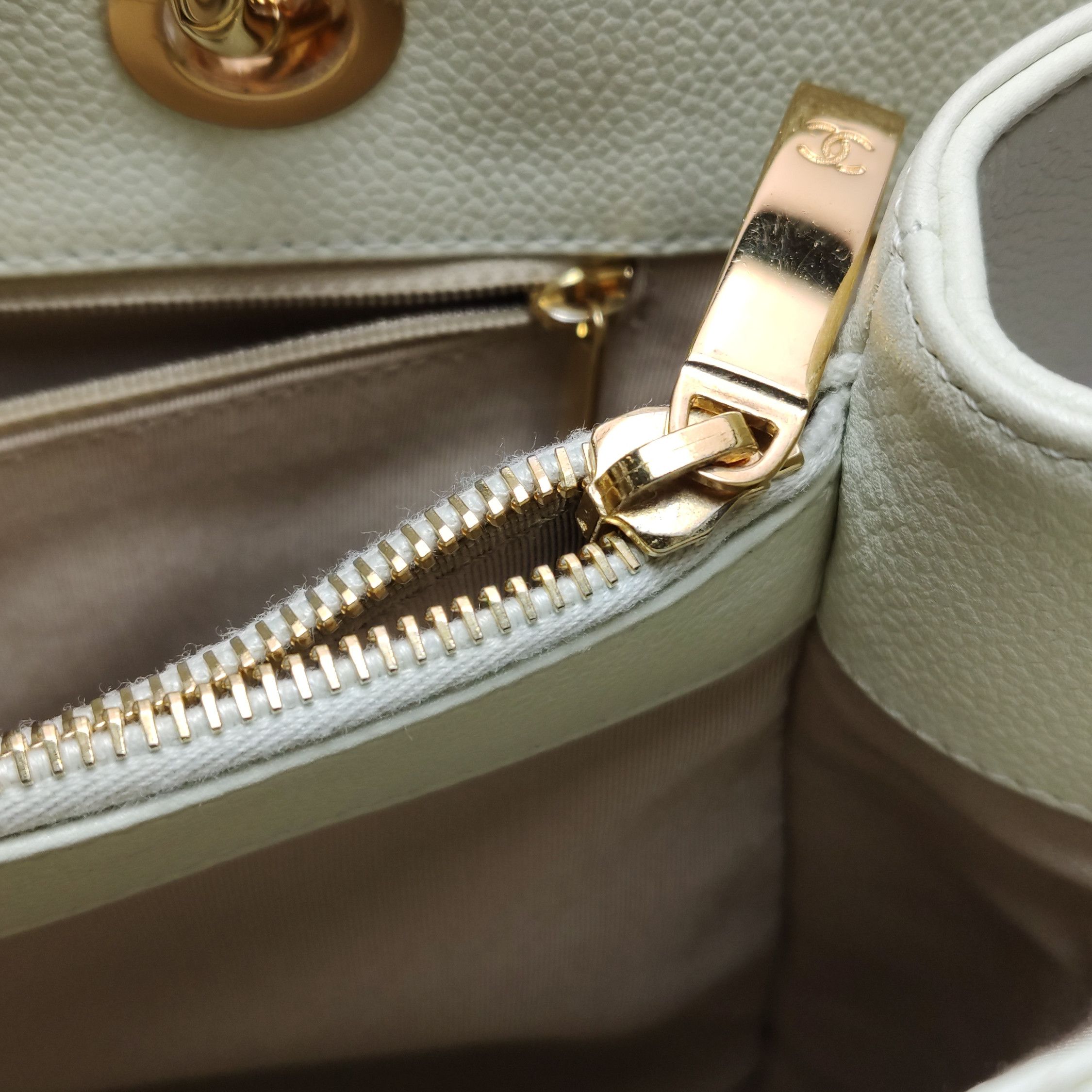 Chanel Chanel Women os Shoulder Bags Size ONE SIZE - 13 Thumbnail