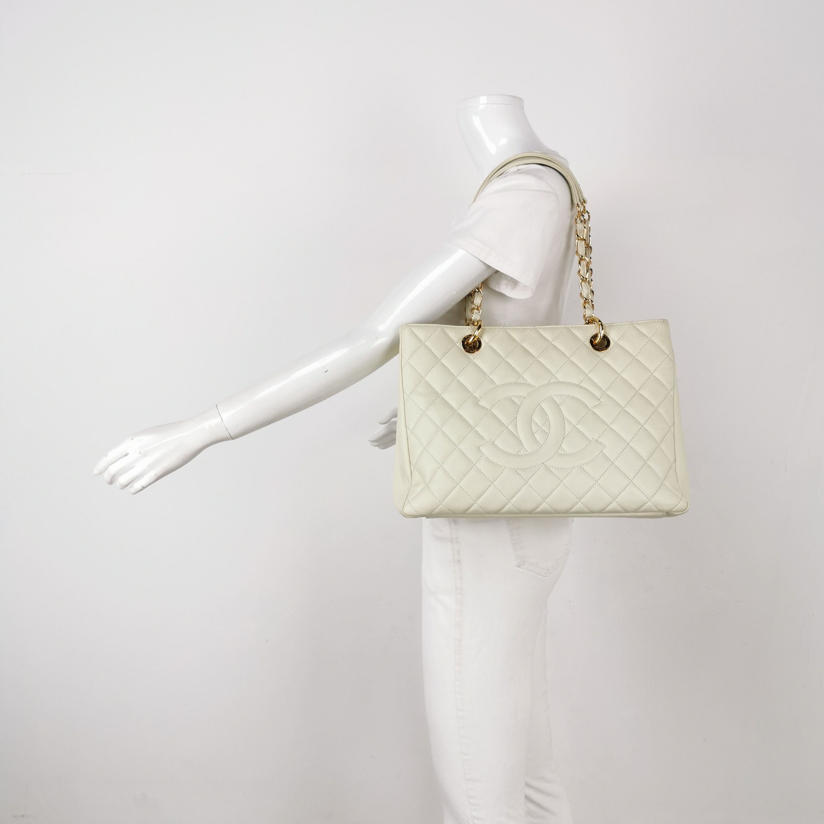 Chanel Chanel Women os Shoulder Bags Size ONE SIZE - 2 Thumbnail