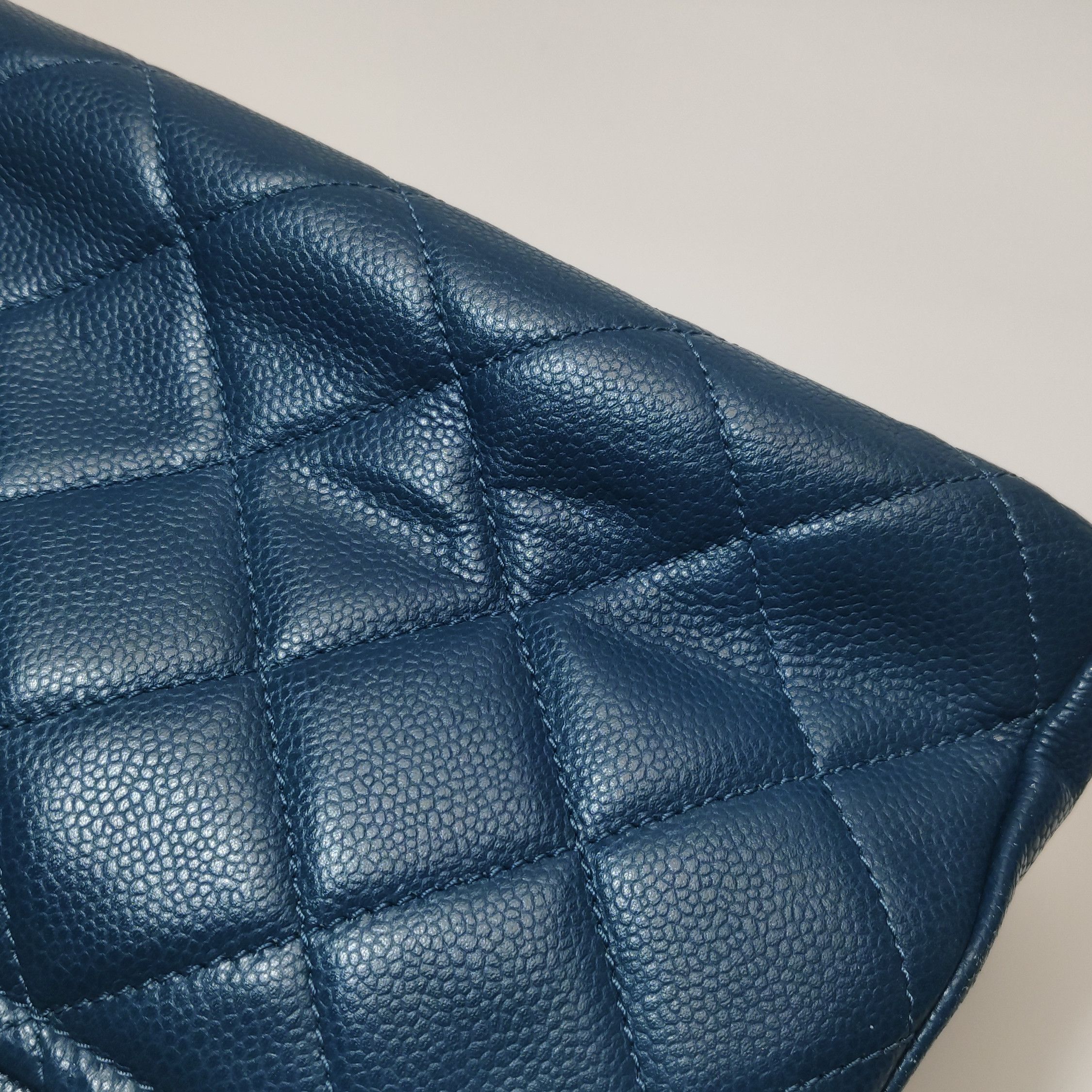 Chanel Chanel Women os Shoulder Bags Size ONE SIZE - 22 Thumbnail