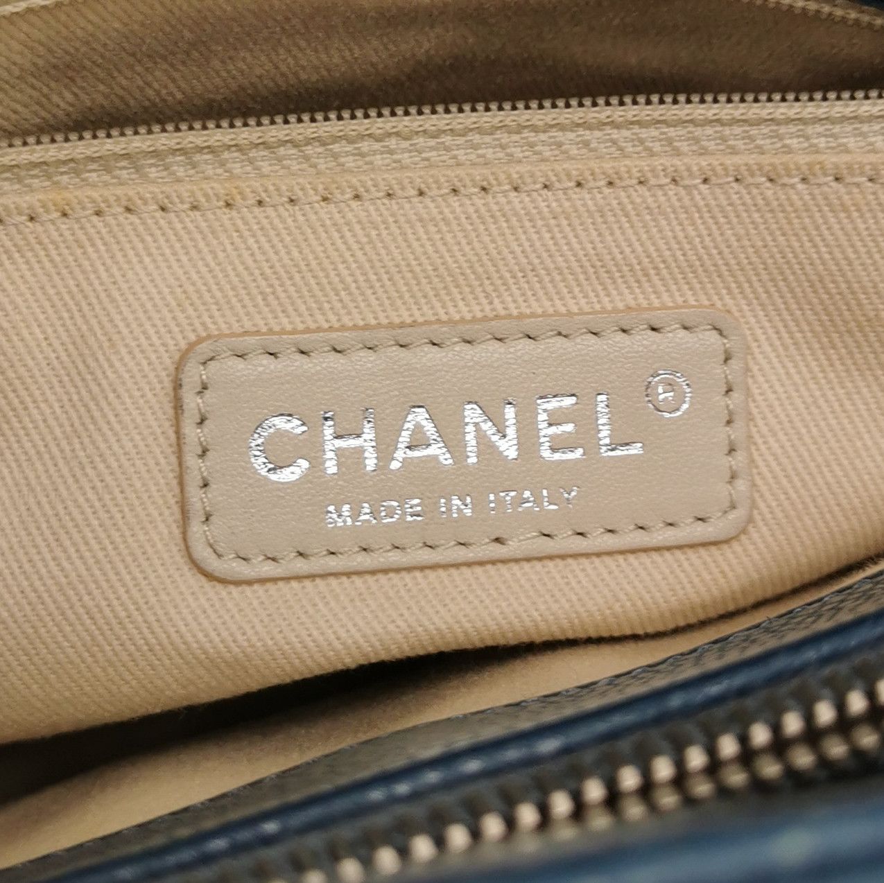 Chanel Chanel Women os Shoulder Bags Size ONE SIZE - 8 Thumbnail