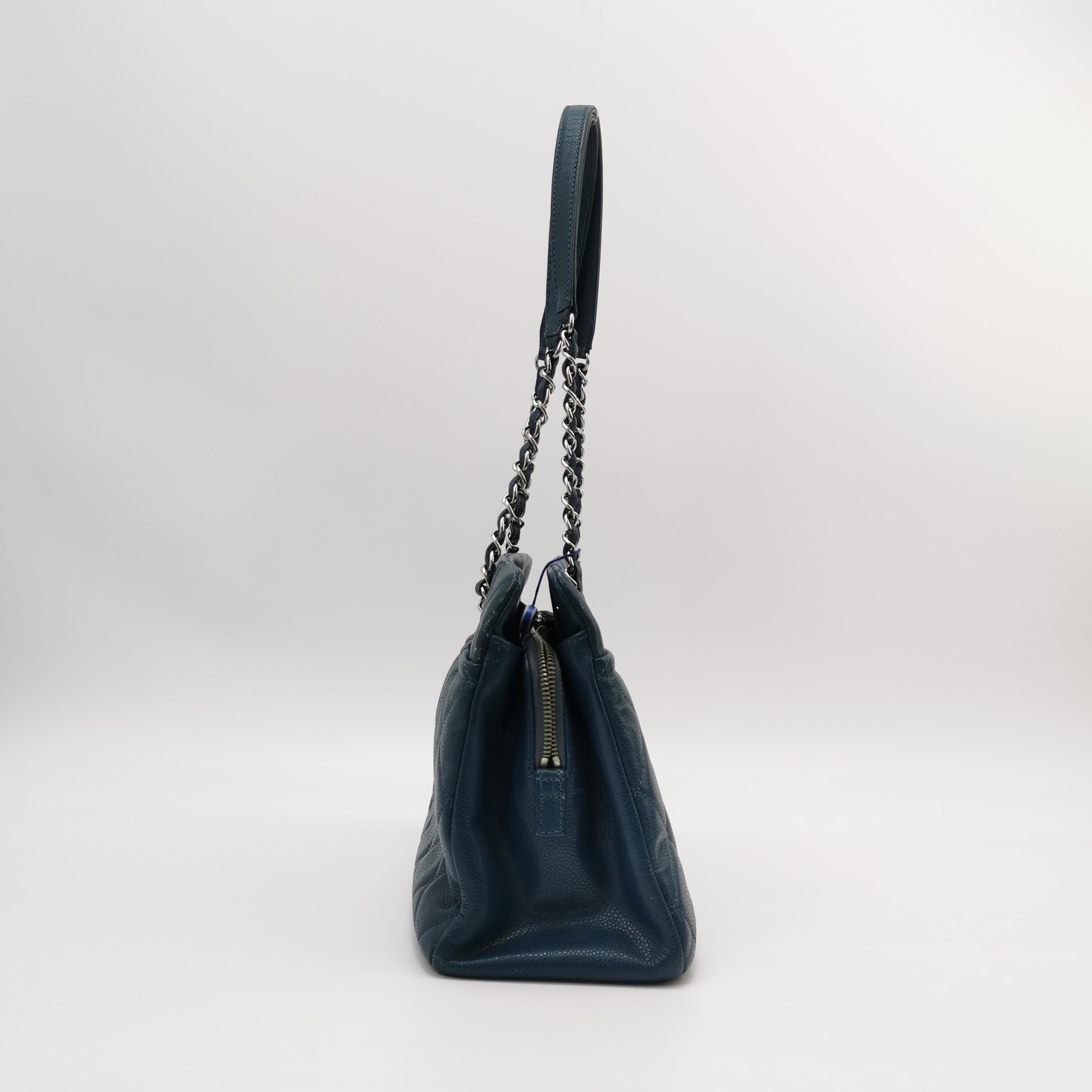 Chanel Chanel Women os Shoulder Bags Size ONE SIZE - 4 Thumbnail