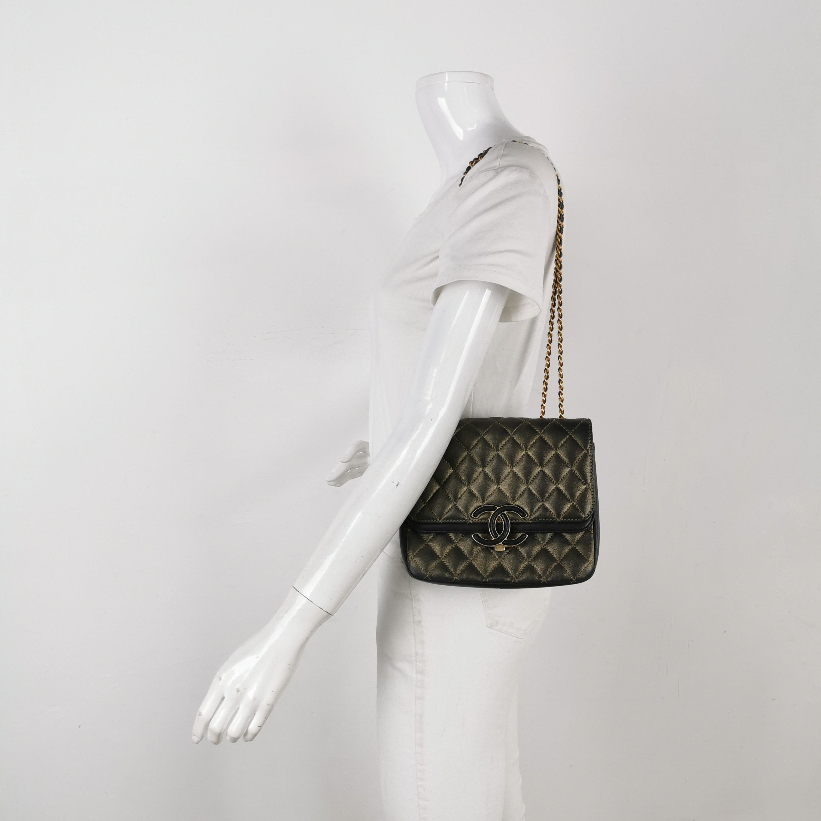 Chanel Chanel Women os Shoulder Bags Size ONE SIZE - 2 Thumbnail