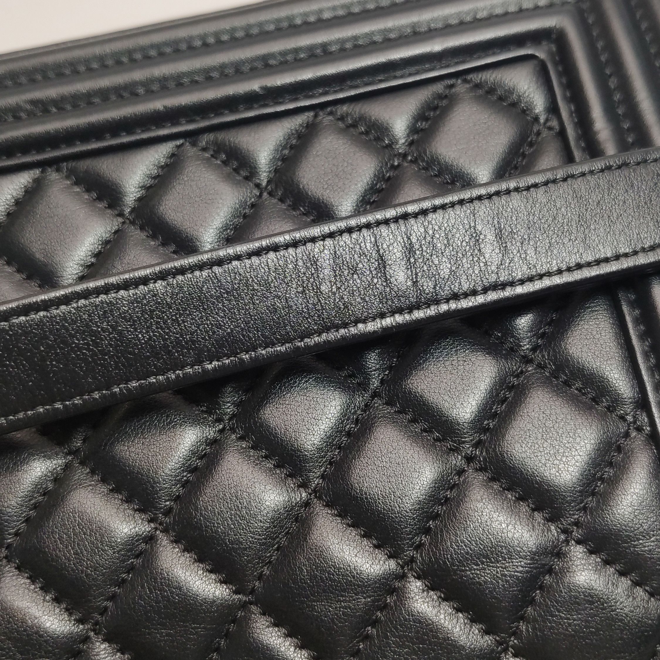 Chanel Chanel Women os Shoulder Bags Size ONE SIZE - 25 Thumbnail