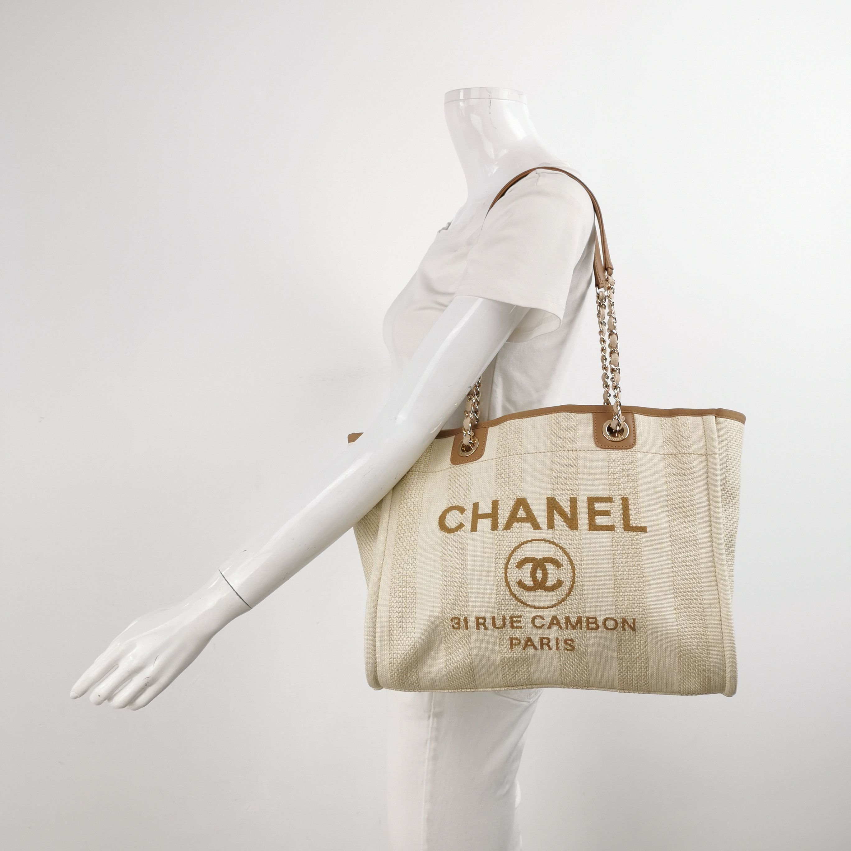 Chanel Chanel Women os Shoulder Bags Size ONE SIZE - 2 Thumbnail