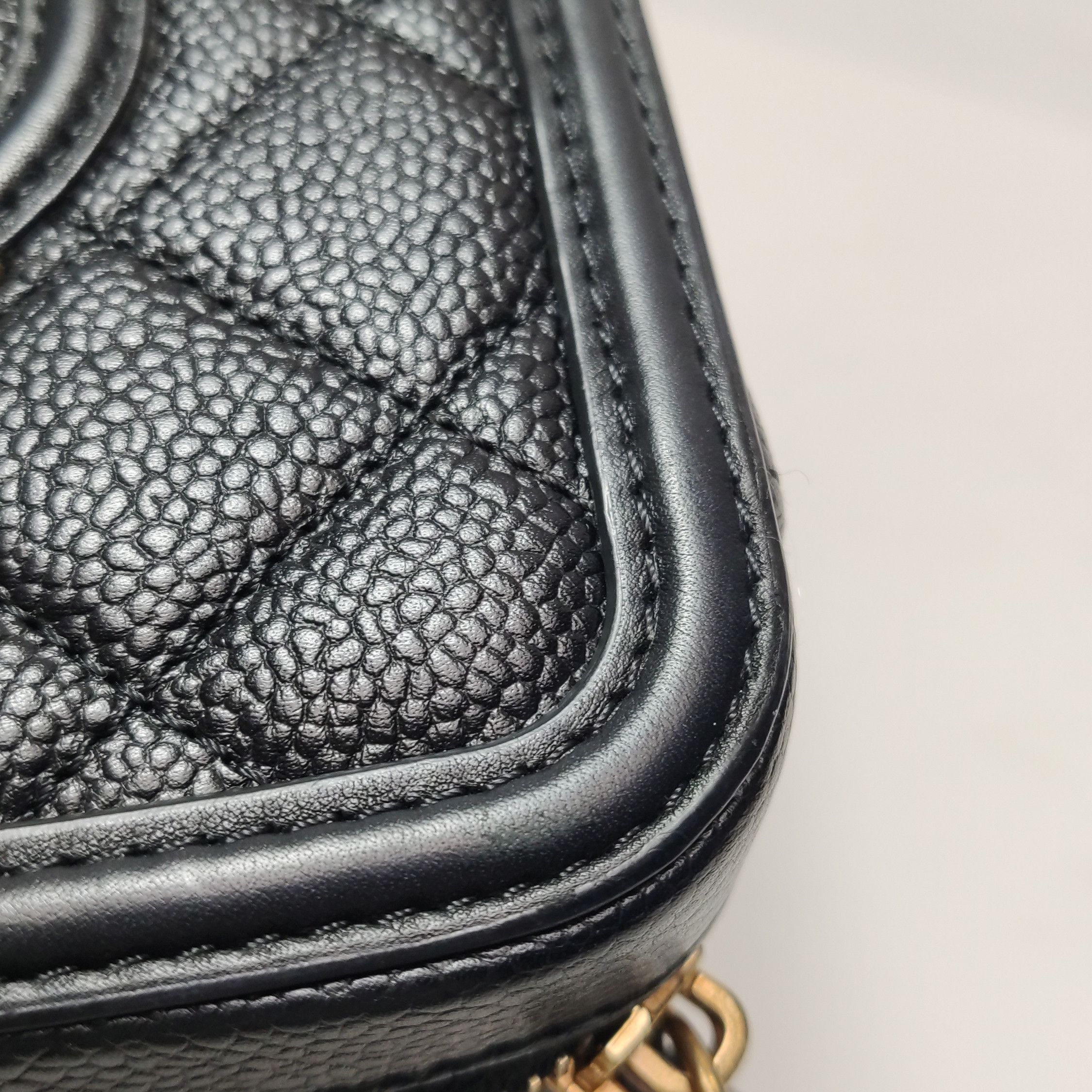 Chanel Chanel Women os Crossbody Bags Size ONE SIZE - 17 Thumbnail