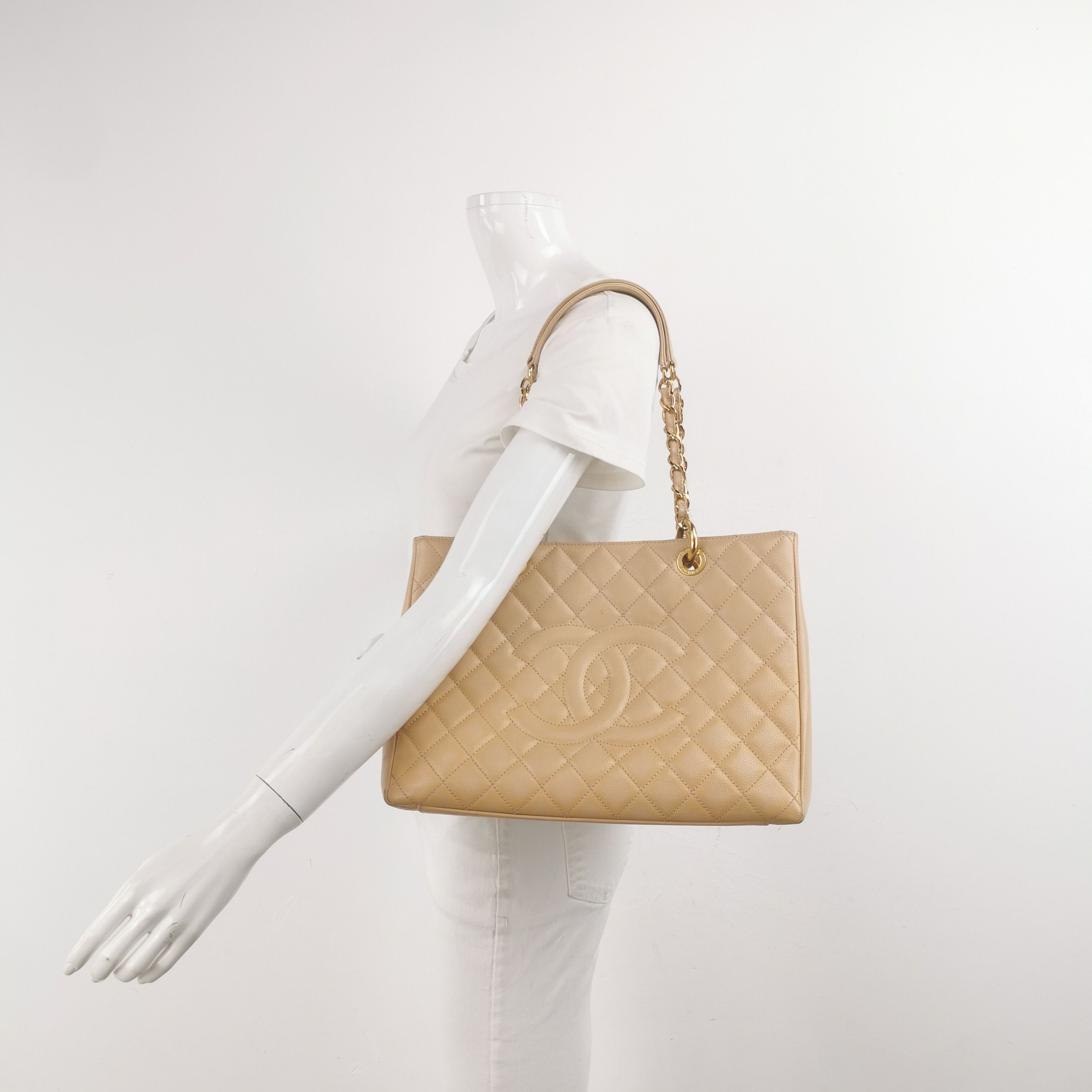 Chanel Chanel Women os Shoulder Bags Size ONE SIZE - 2 Thumbnail