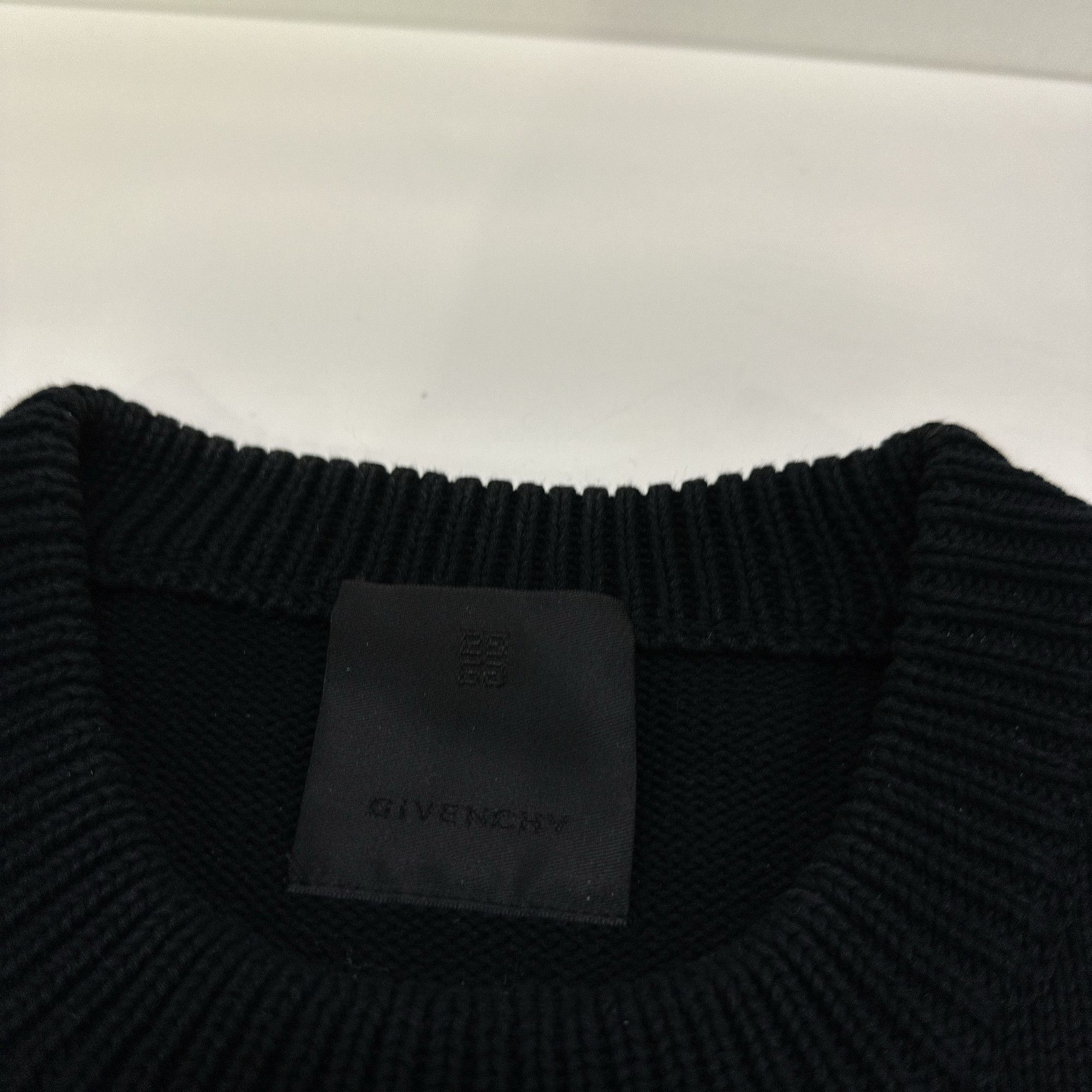 Givenchy Givenchy Logo Knit Sweater Size M Size US M / EU 48-50 / 2 - 3 Thumbnail