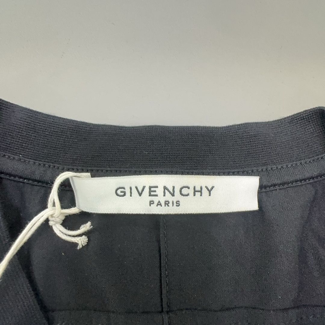 Givenchy Givenchy Shark Print T-Shirt Size L Size US L / EU 52-54 / 3 - 3 Thumbnail