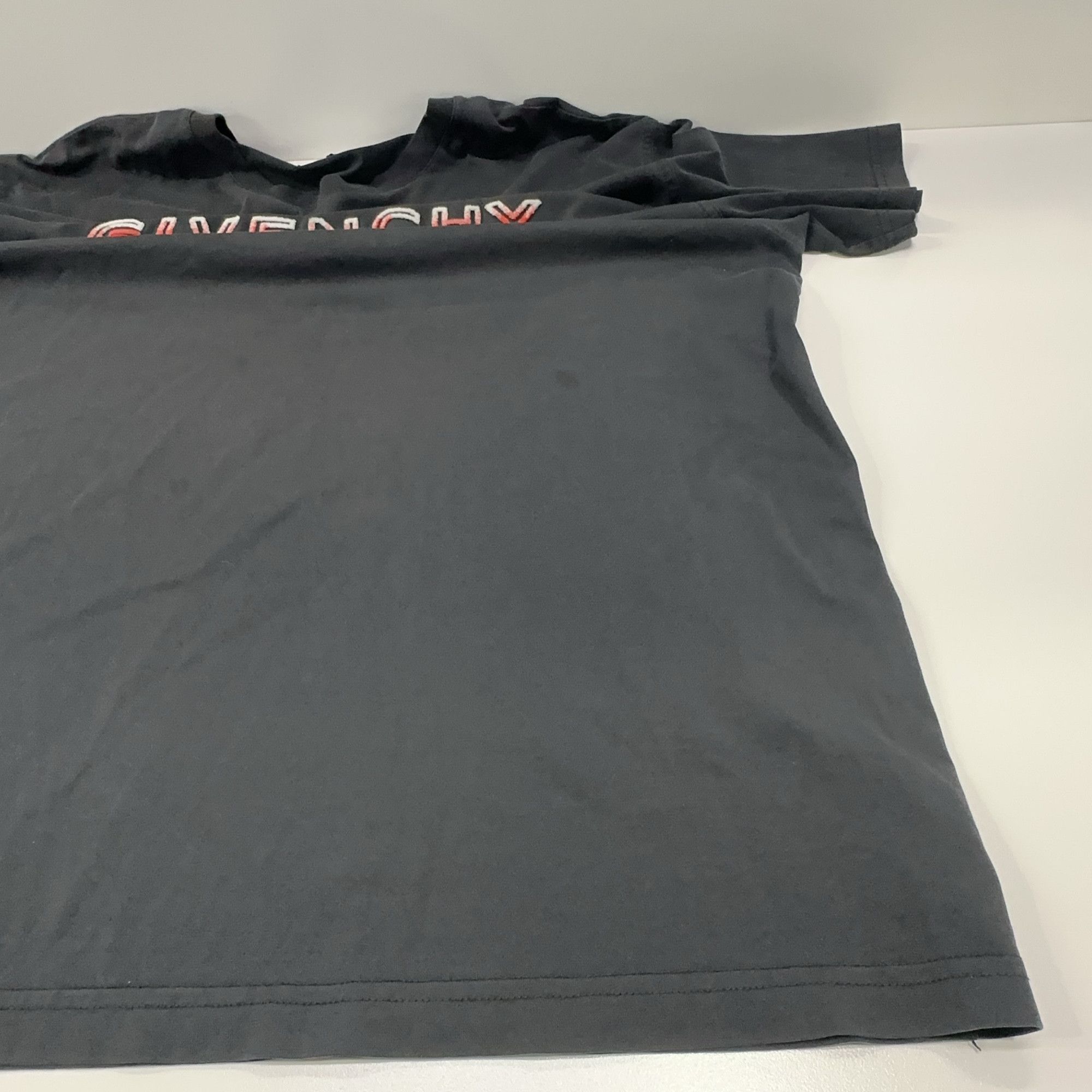 Givenchy Givenchy Gradient Logo T-Shirt Size XL Size US XL / EU 56 / 4 - 10 Thumbnail