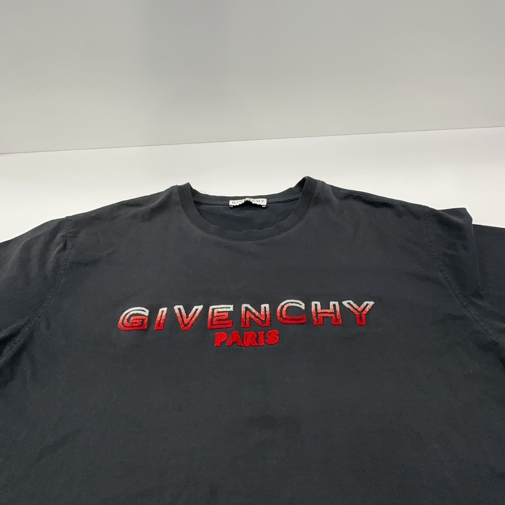 Givenchy Givenchy Gradient Logo T-Shirt Size XL Size US XL / EU 56 / 4 - 9 Thumbnail