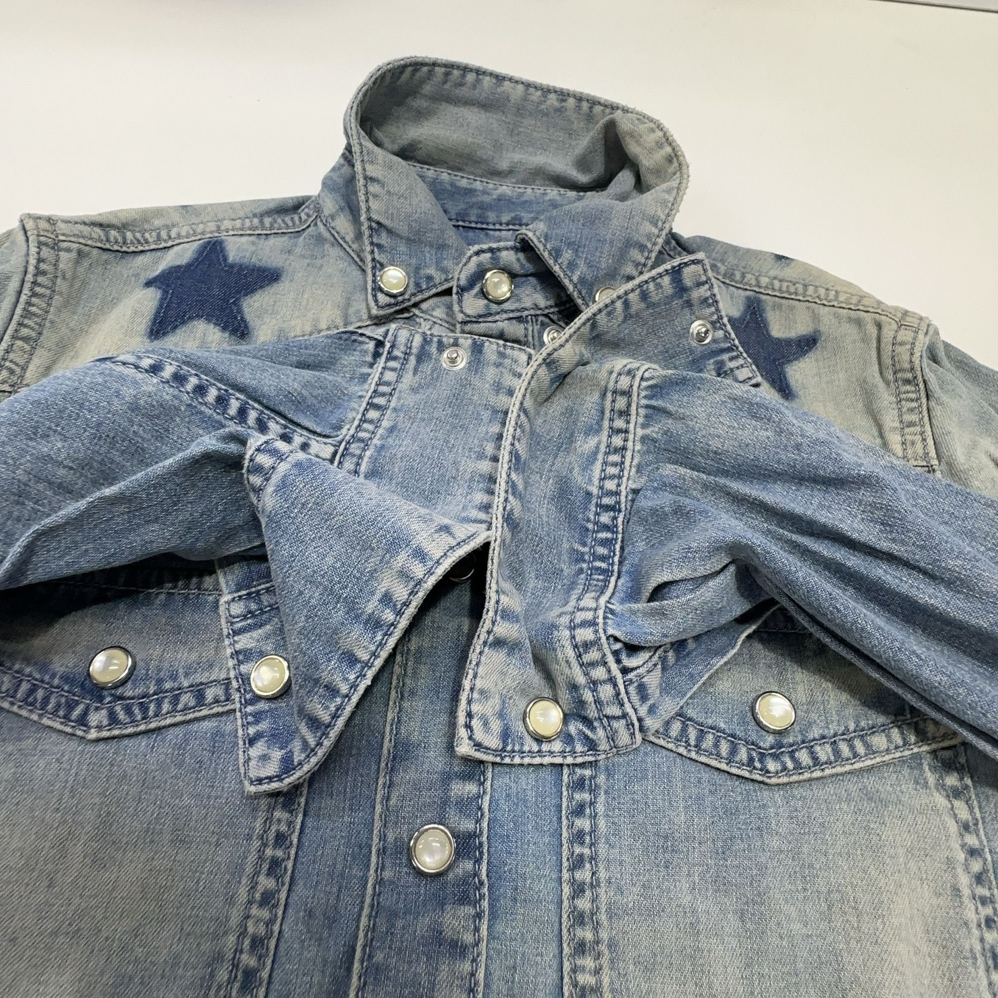 Givenchy Givenchy Star Print Denim Jacket Size XS Size US S / EU 44-46 / 1 - 7 Thumbnail