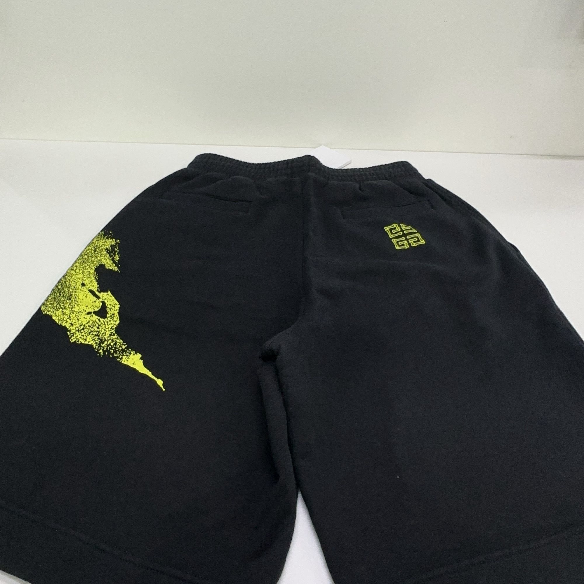 Givenchy Givenchy Smiley Print Sweatshorts Size XS Size US 28 / EU 44 - 11 Thumbnail