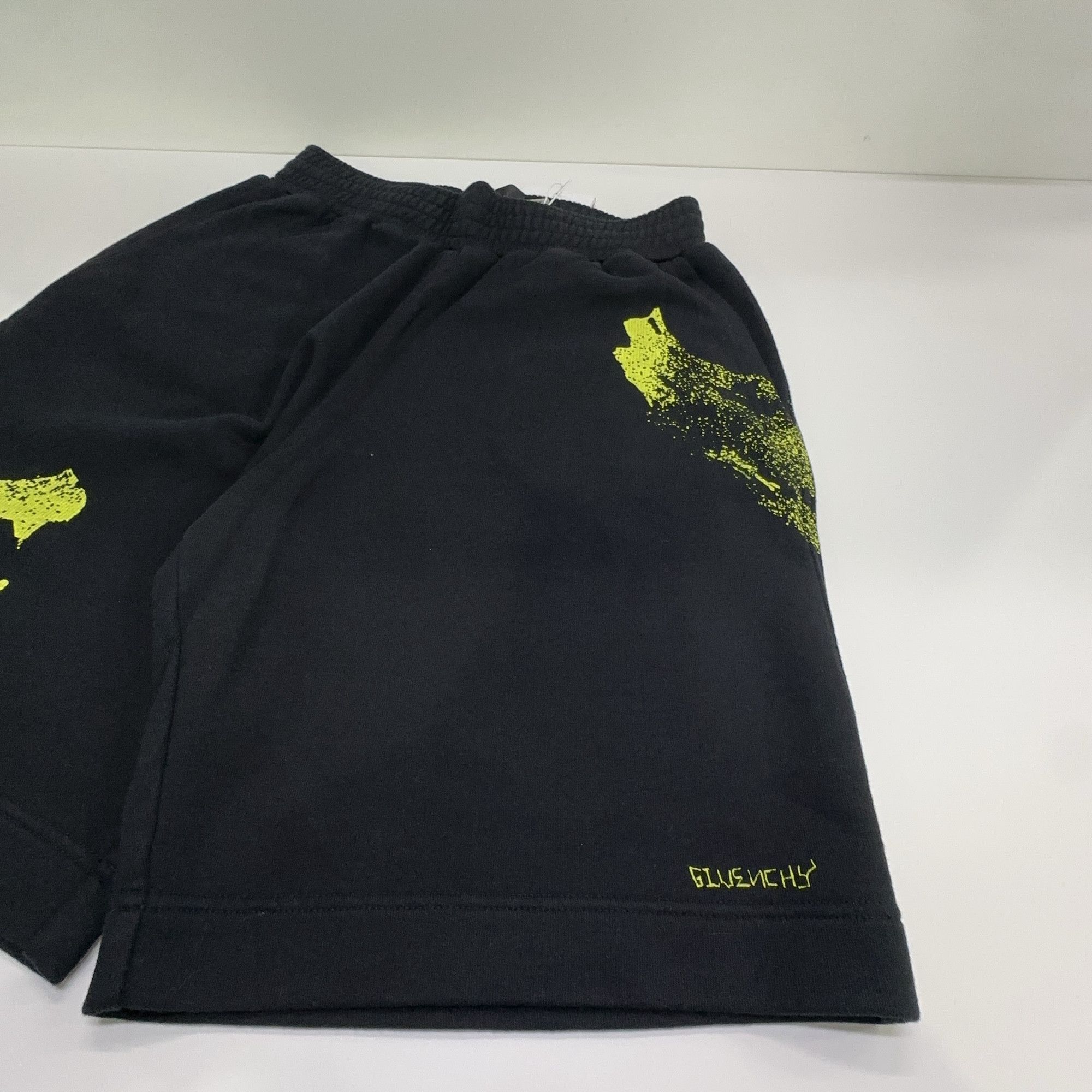 Givenchy Givenchy Smiley Print Sweatshorts Size XS Size US 28 / EU 44 - 9 Thumbnail