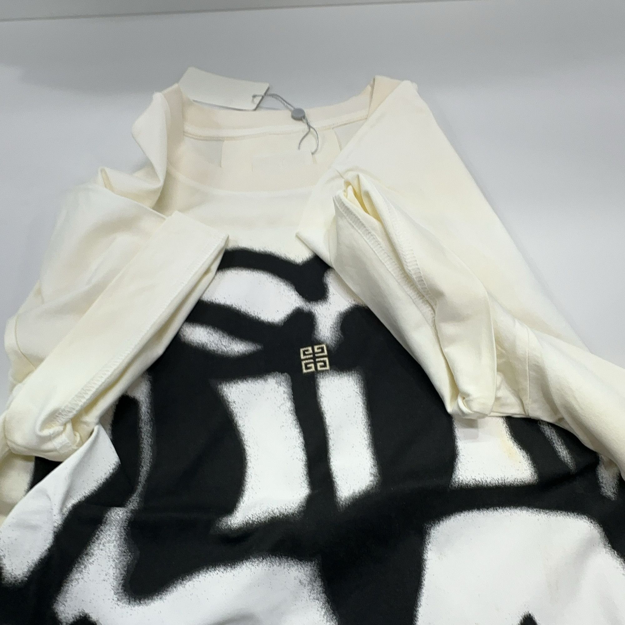Givenchy Givenchy x Chito Puppy Print T-Shirt Size M Size US M / EU 48-50 / 2 - 8 Thumbnail