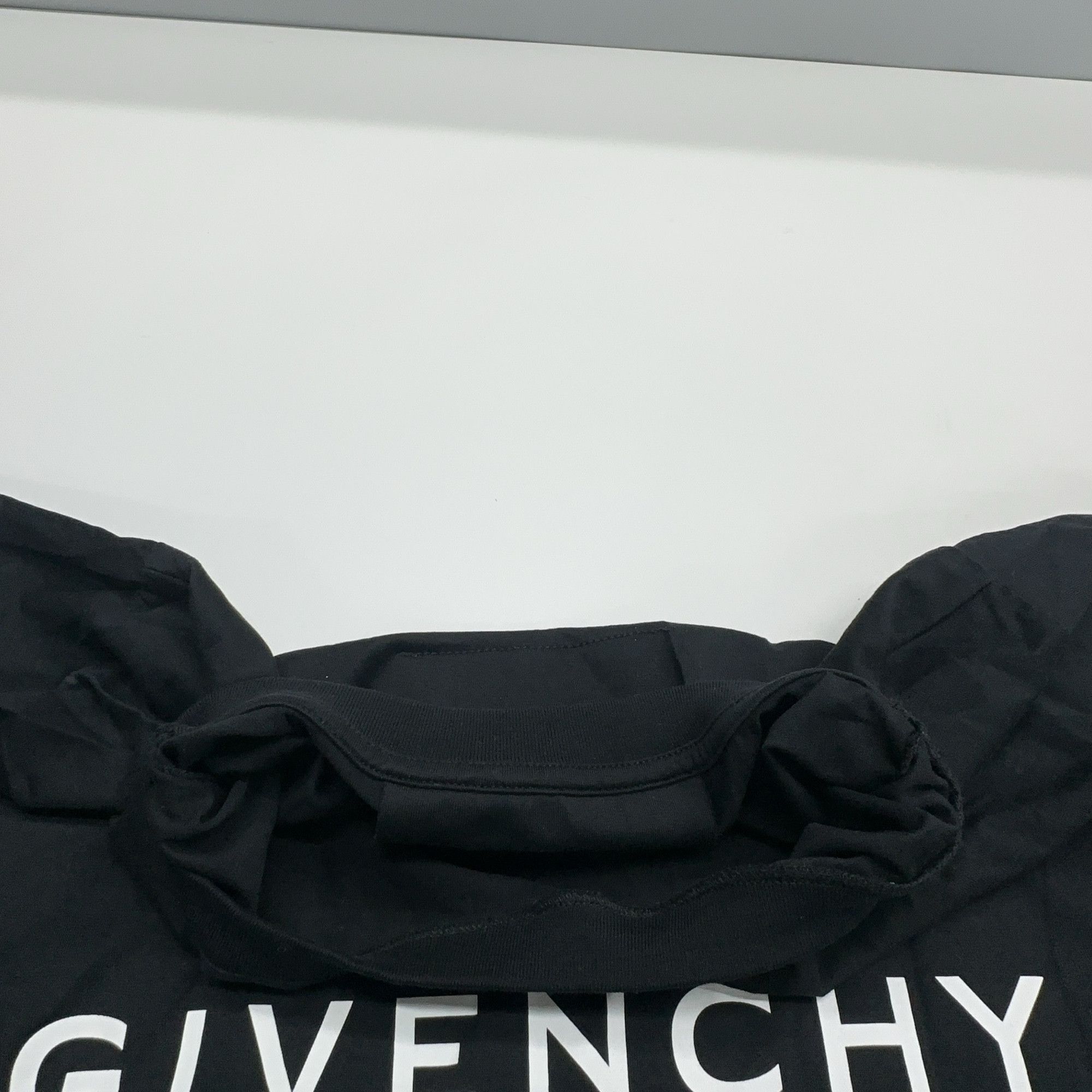 Givenchy Givenchy Logo Print T-Shirt Black XS Size US XS / EU 42 / 0 - 6 Thumbnail