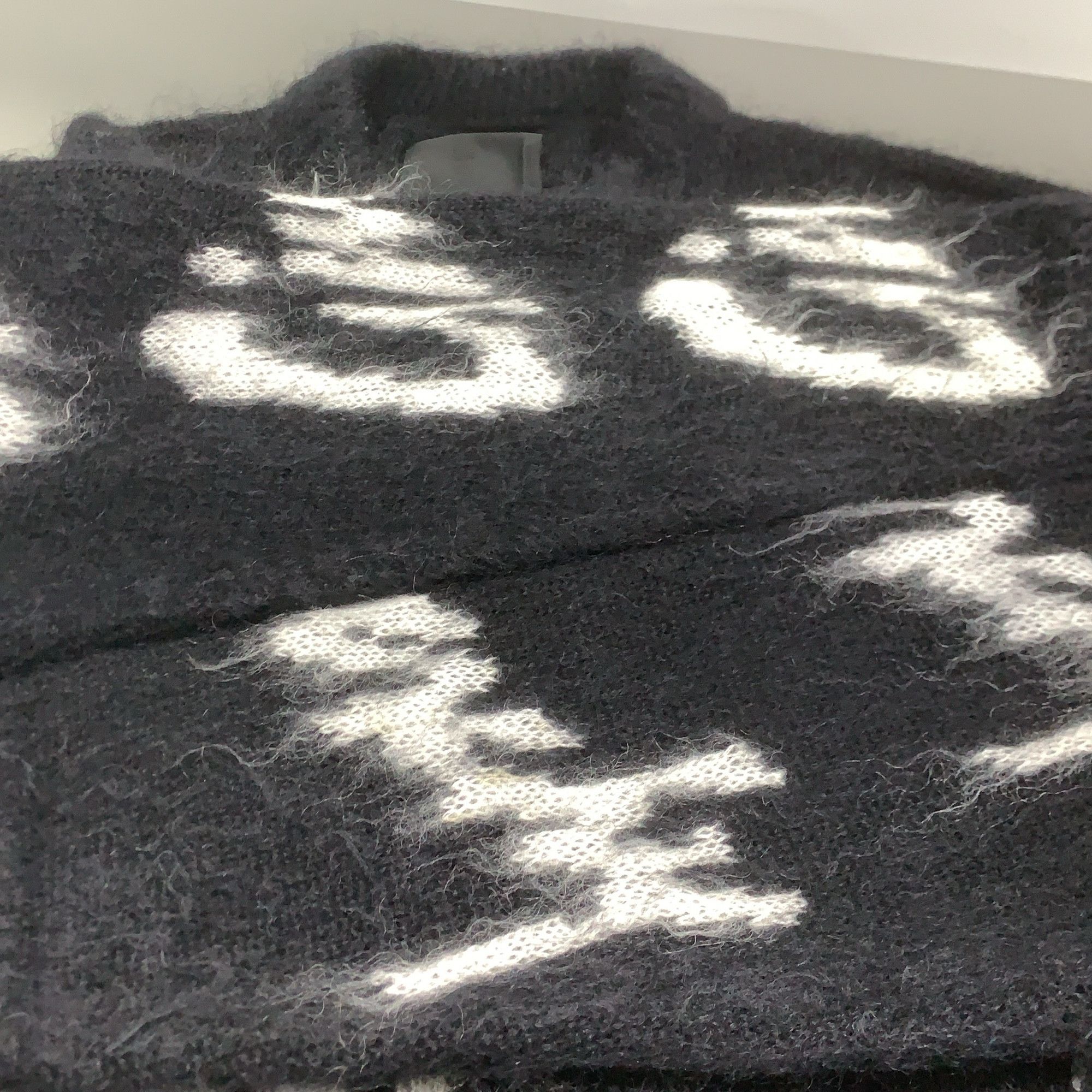 Givenchy Givenchy Script Logo Mohair Sweater Size M Size US M / EU 48-50 / 2 - 7 Thumbnail