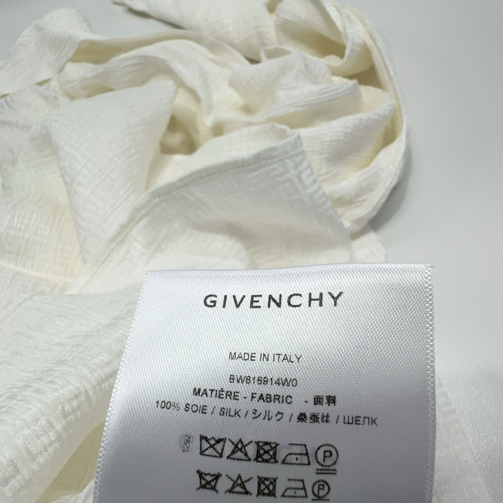 Givenchy Givenchy Logo Pattern Silk Tie Neck Blouse Size 36 Size XS / US 0-2 / IT 36-38 - 7 Thumbnail