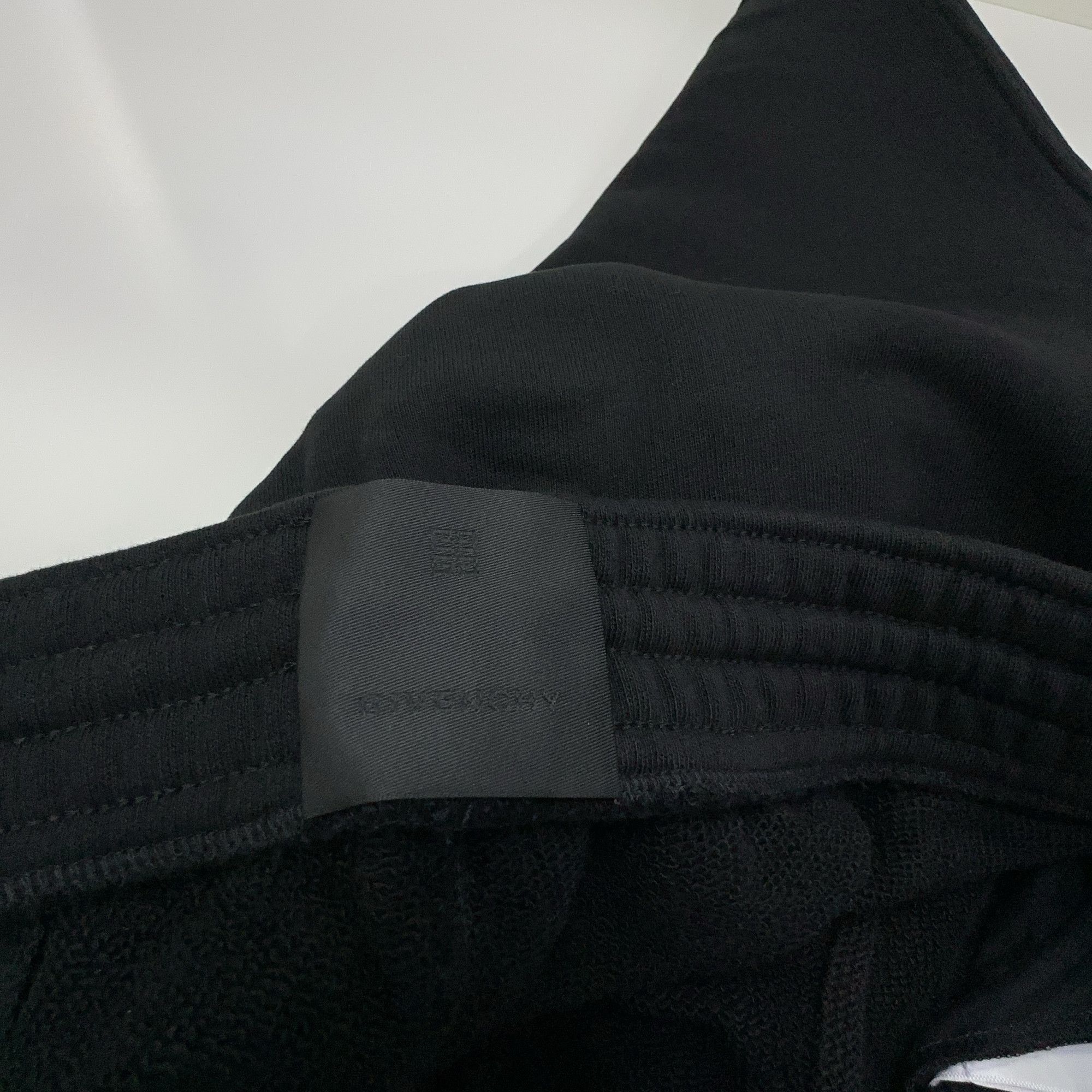 Givenchy Givenchy Embroidered Logo Shorts Size XL Size US 36 / EU 52 - 6 Thumbnail