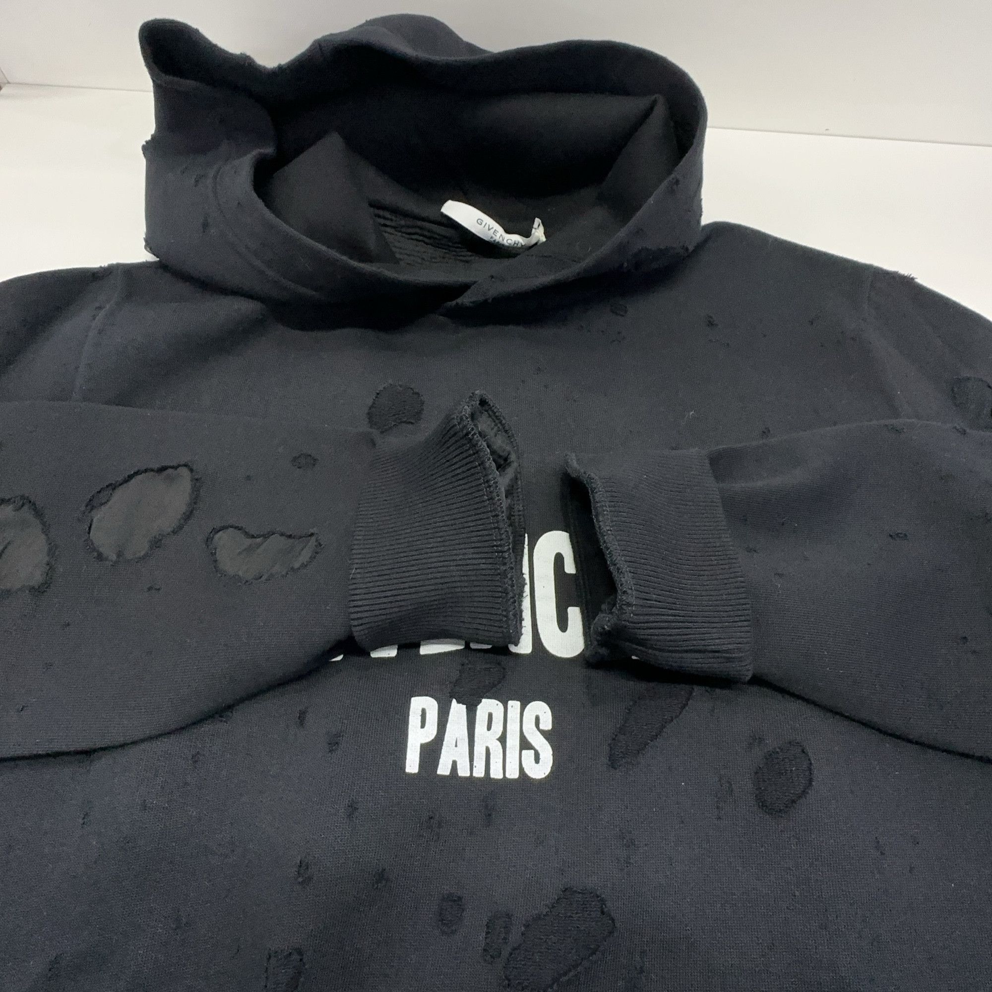 Givenchy Givenchy Distressed Hoodie Size L Size US L / EU 52-54 / 3 - 7 Thumbnail