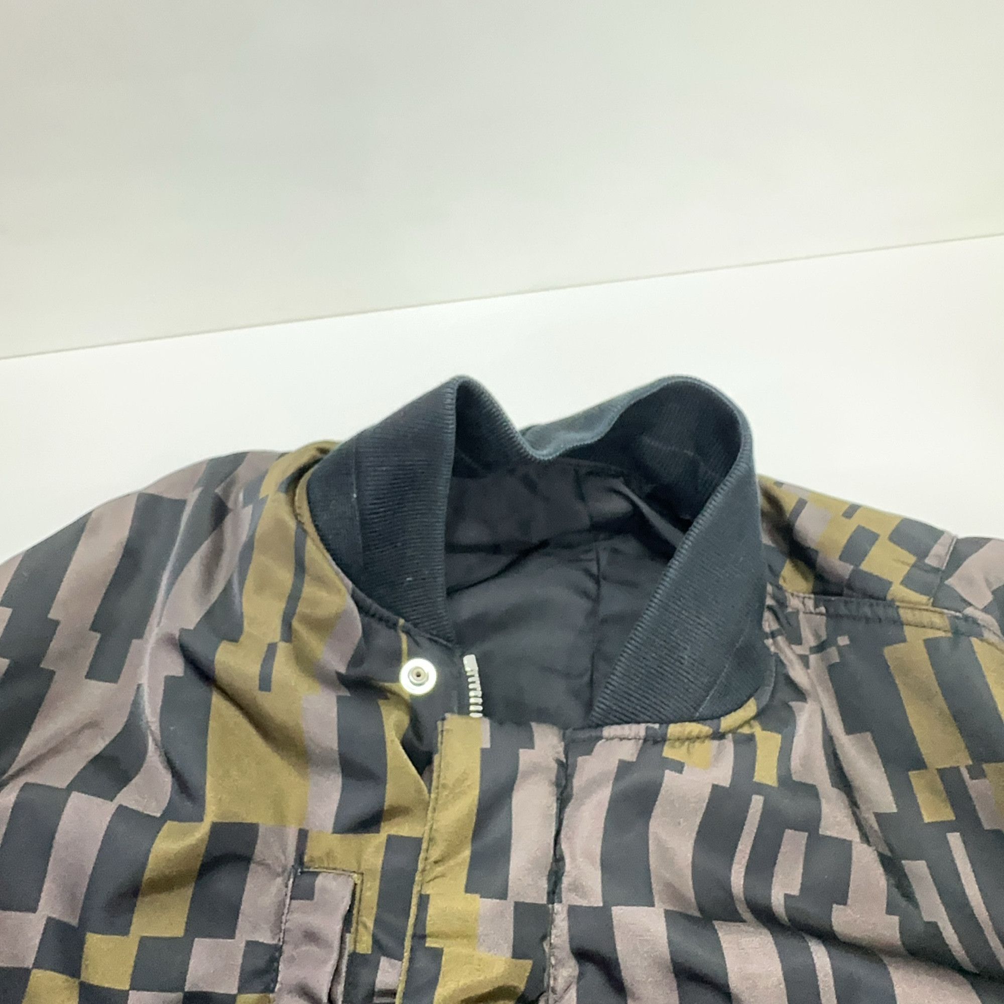 Givenchy Givenchy Reversible Graphic Bomber Jacket Size S Size US S / EU 44-46 / 1 - 7 Thumbnail