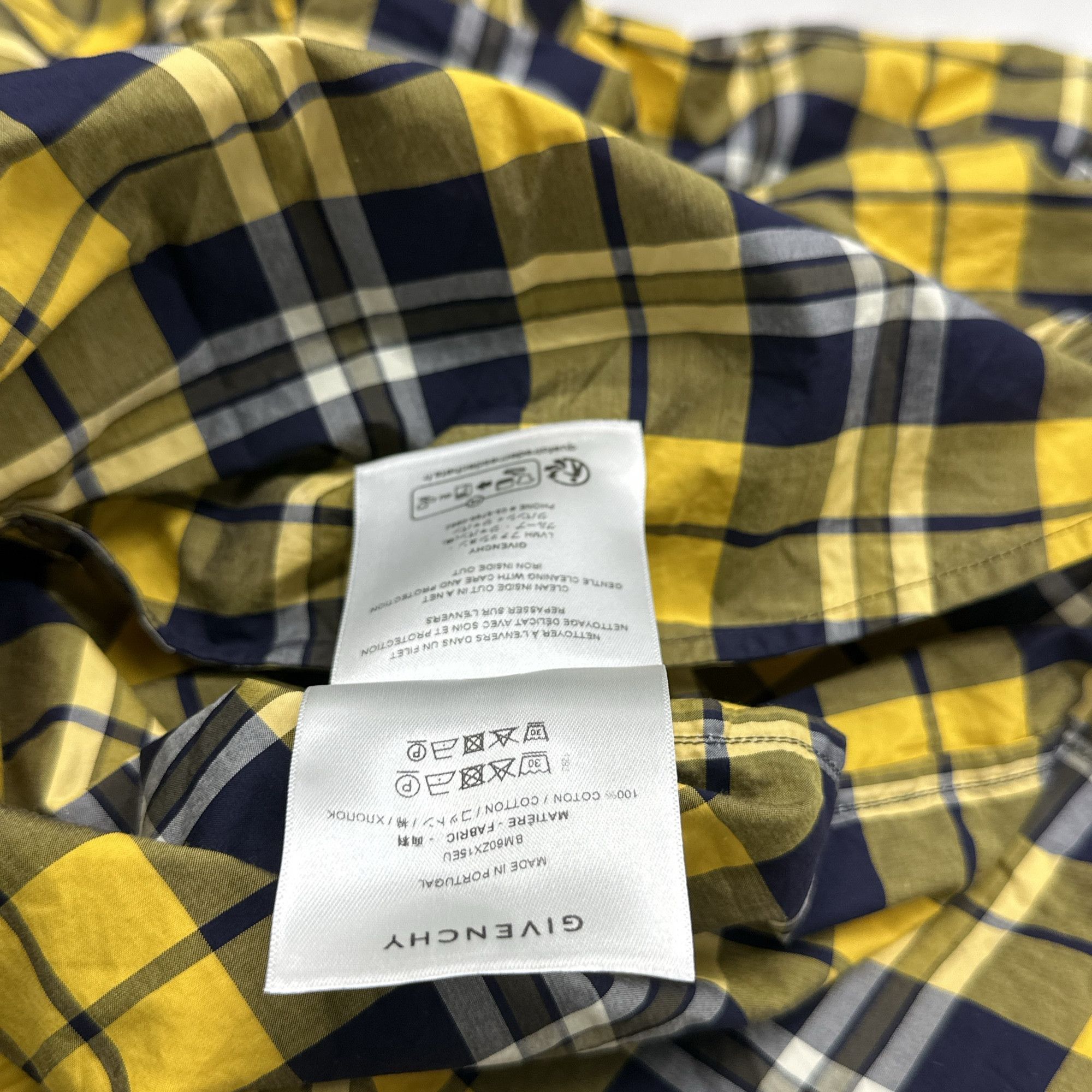 Givenchy Givenchy Plaid Button Up Shirt Size 39 Size US M / EU 48-50 / 2 - 4 Thumbnail