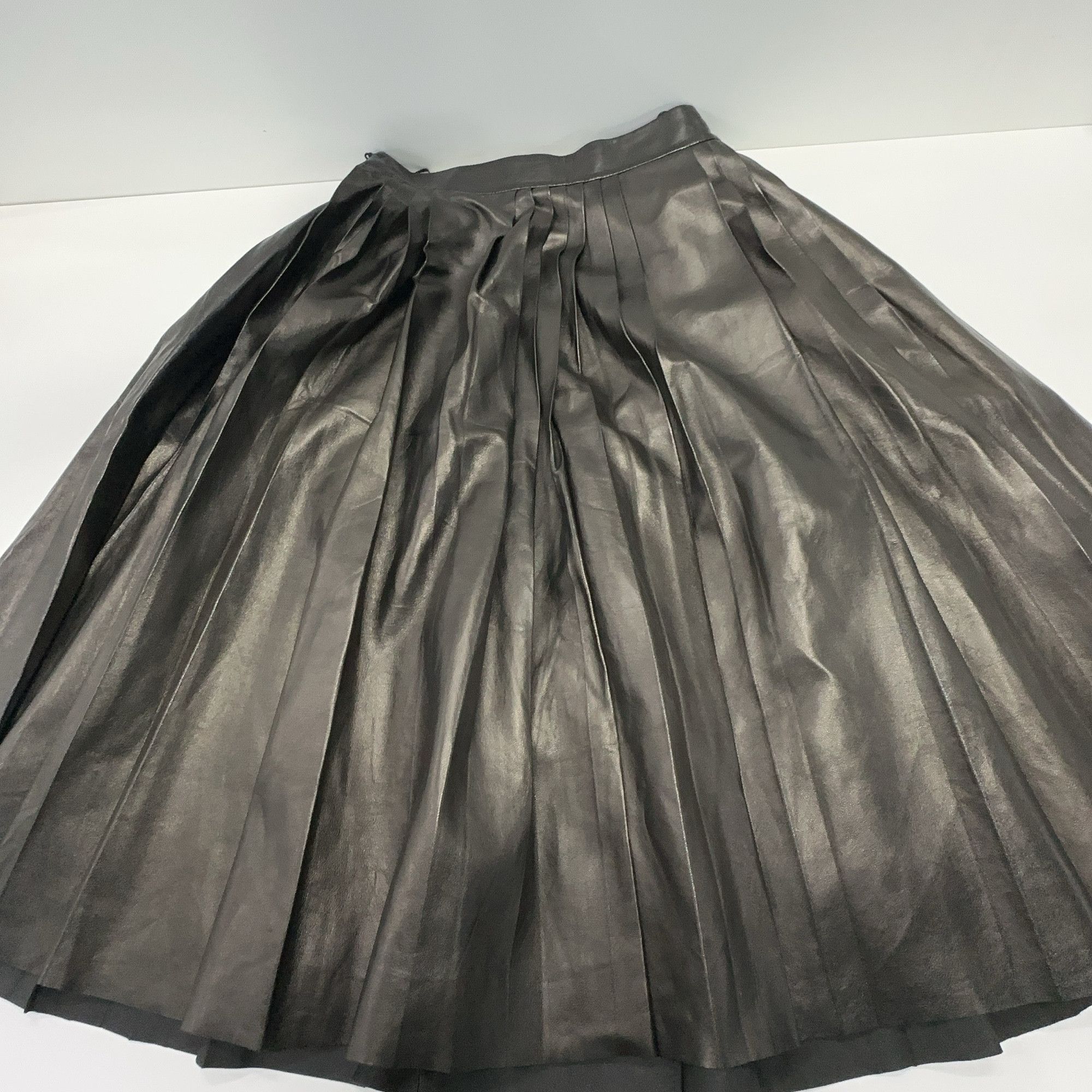 Givenchy Givenchy Lambskin Leather Pleated Skirt Size 36 Size 25" / US 0 / IT 36 - 8 Thumbnail
