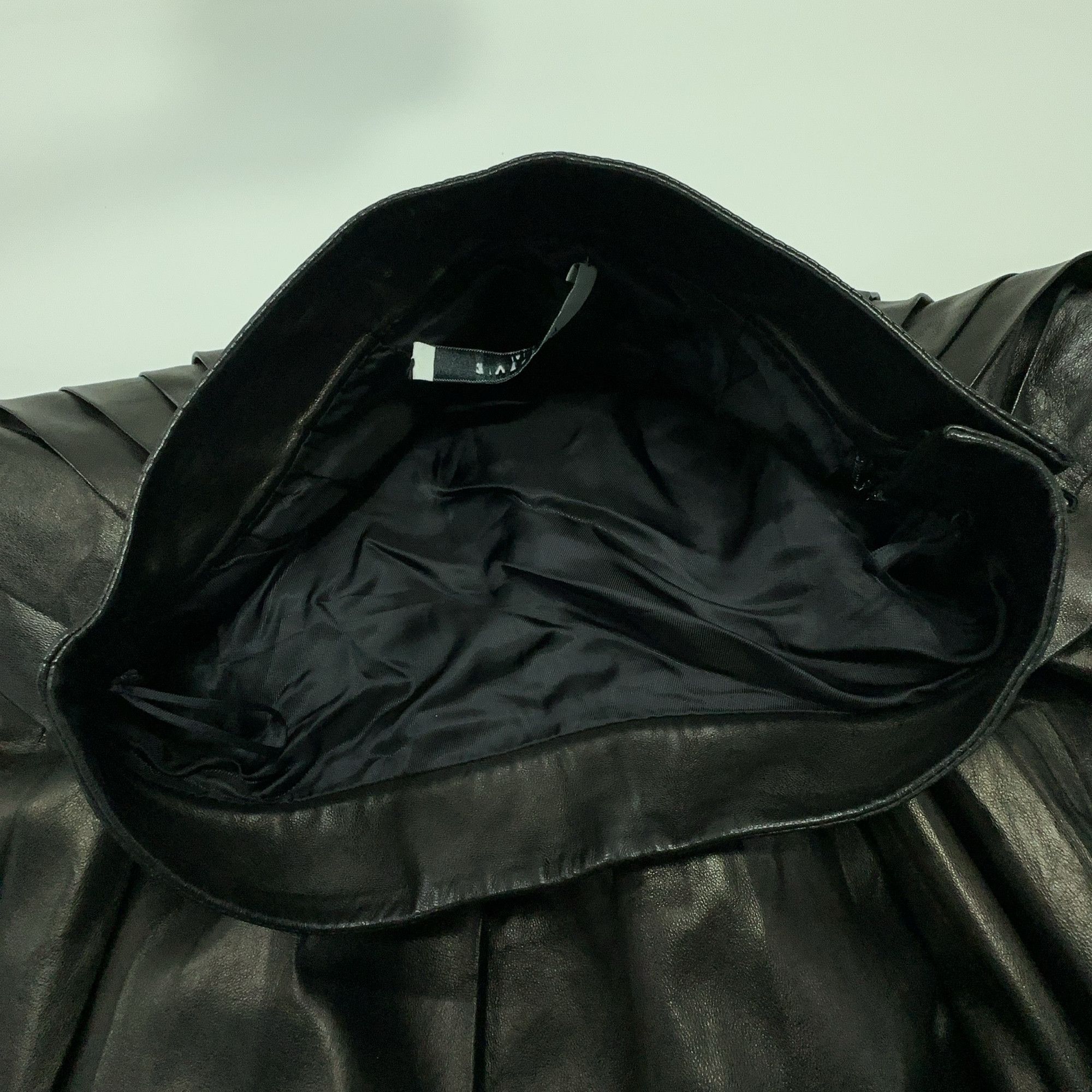 Givenchy Givenchy Lambskin Leather Pleated Skirt Size 36 Size 25" / US 0 / IT 36 - 6 Thumbnail