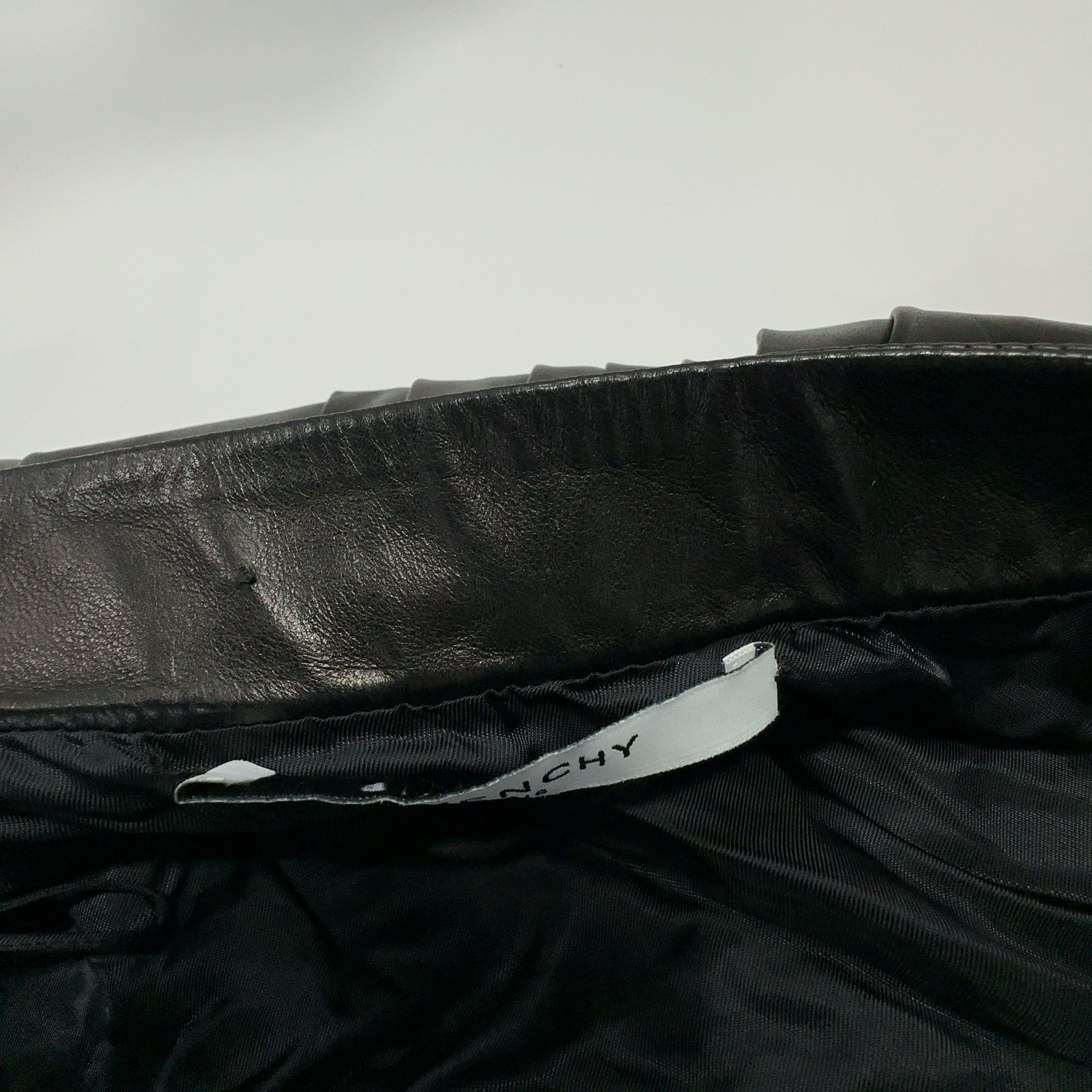 Givenchy Givenchy Lambskin Leather Pleated Skirt Size 36 Size 25" / US 0 / IT 36 - 5 Thumbnail