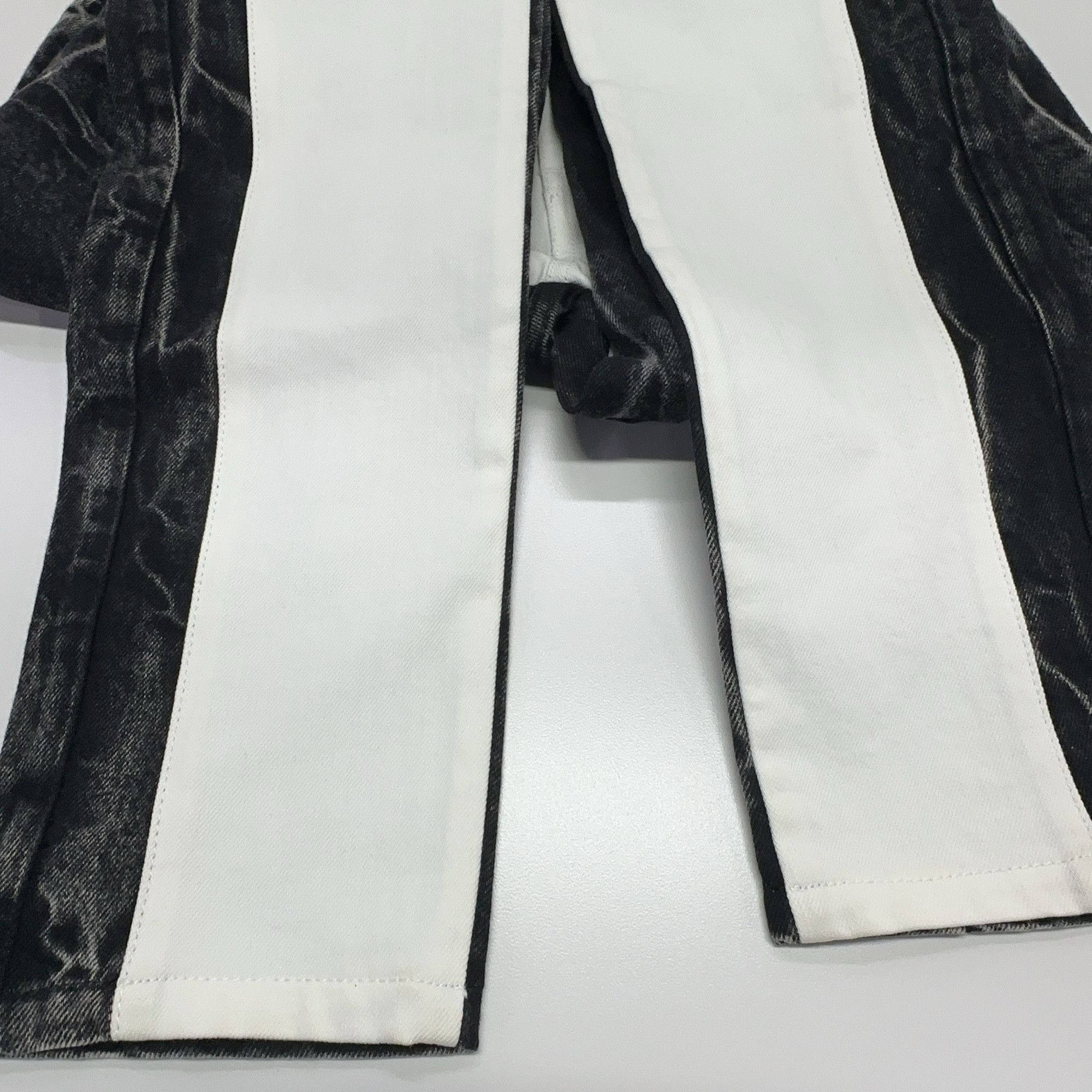 Givenchy Givenchy Two-Tone Paneled Jeans Size 40 Size 27" / US 4 / IT 40 - 7 Thumbnail