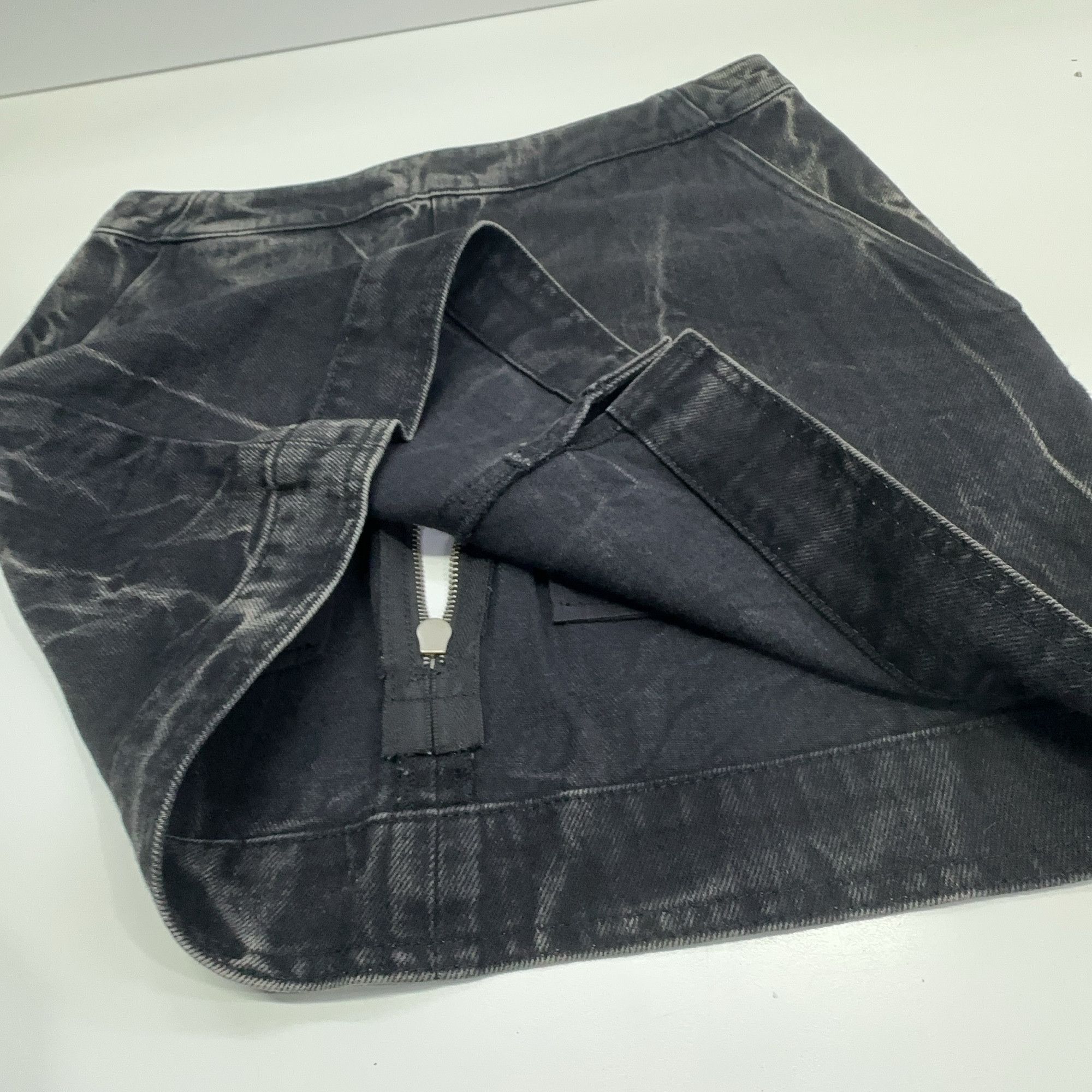 Givenchy Givenchy Lightning Bolt Denim Mini Skirt Size 36 Size 26" / US 2 / IT 38 - 6 Thumbnail