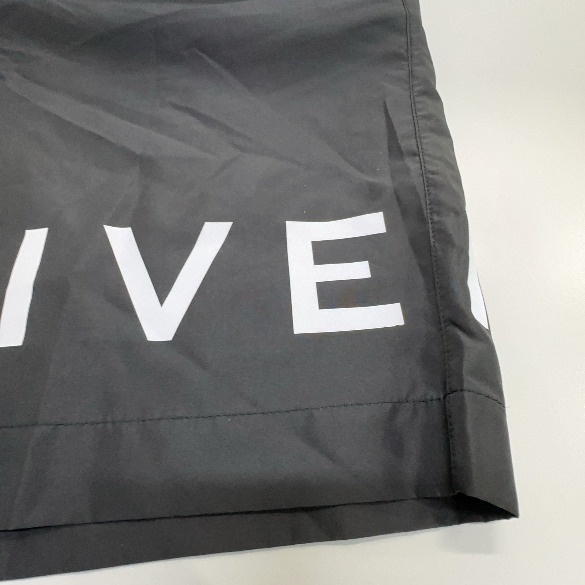 Givenchy Givenchy Logo Swim Shorts Size S Size US 30 / EU 46 - 7 Thumbnail