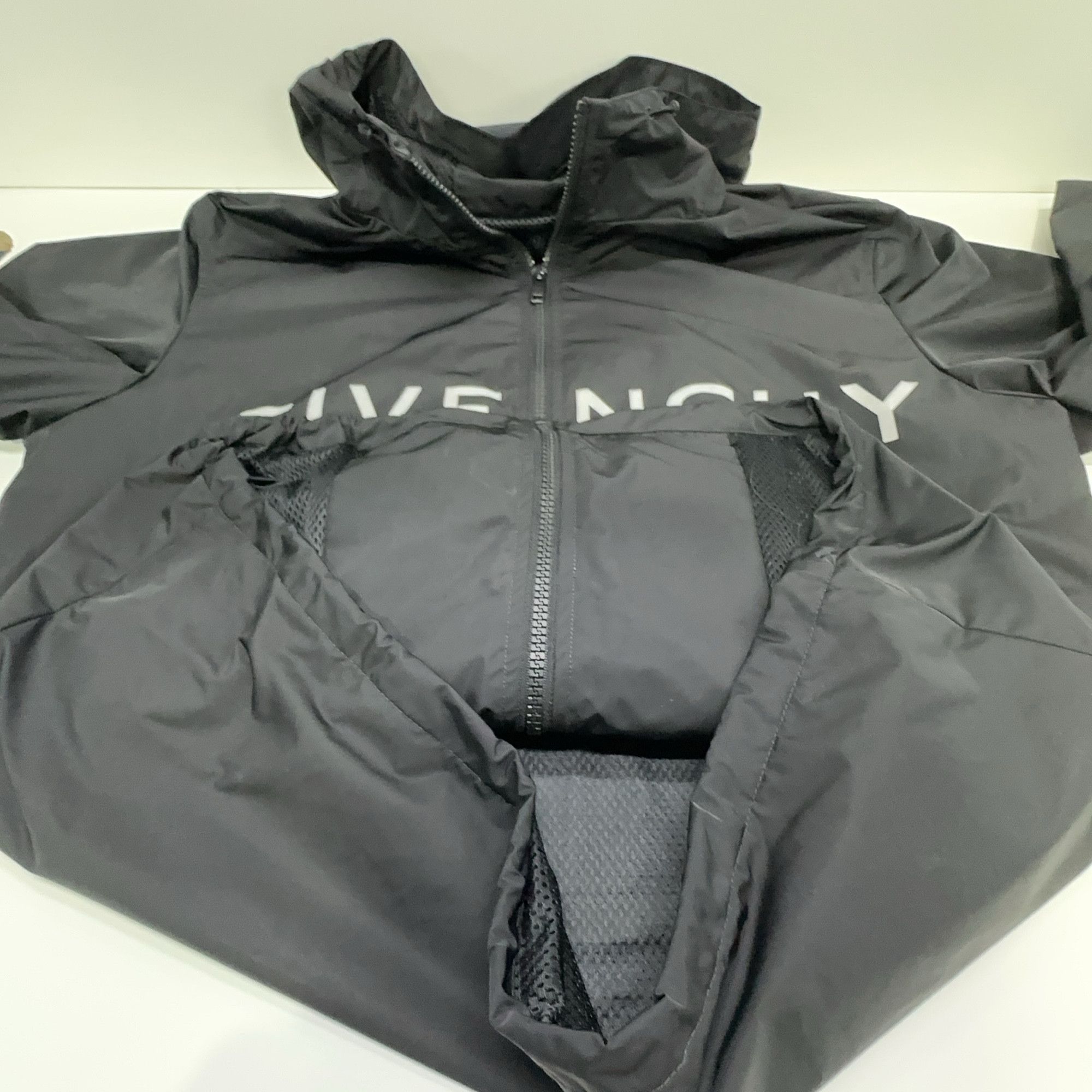 Givenchy Givenchy Logo Hooded Jacket Size S Size US S / EU 44-46 / 1 - 7 Thumbnail